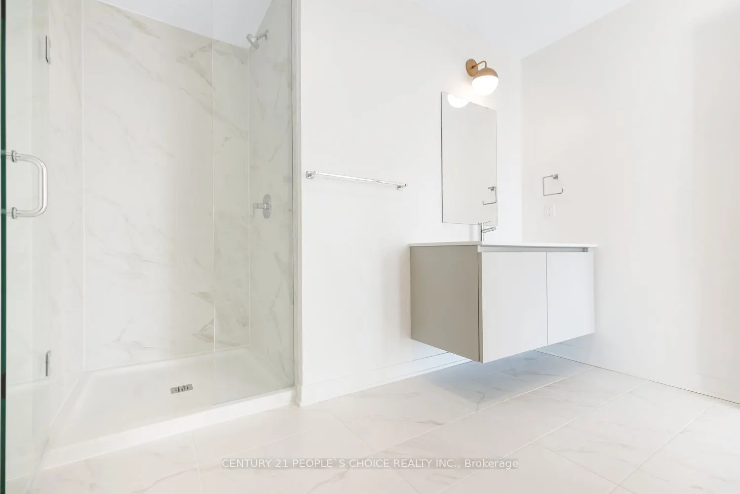 405 Dundas St. Street W, #704