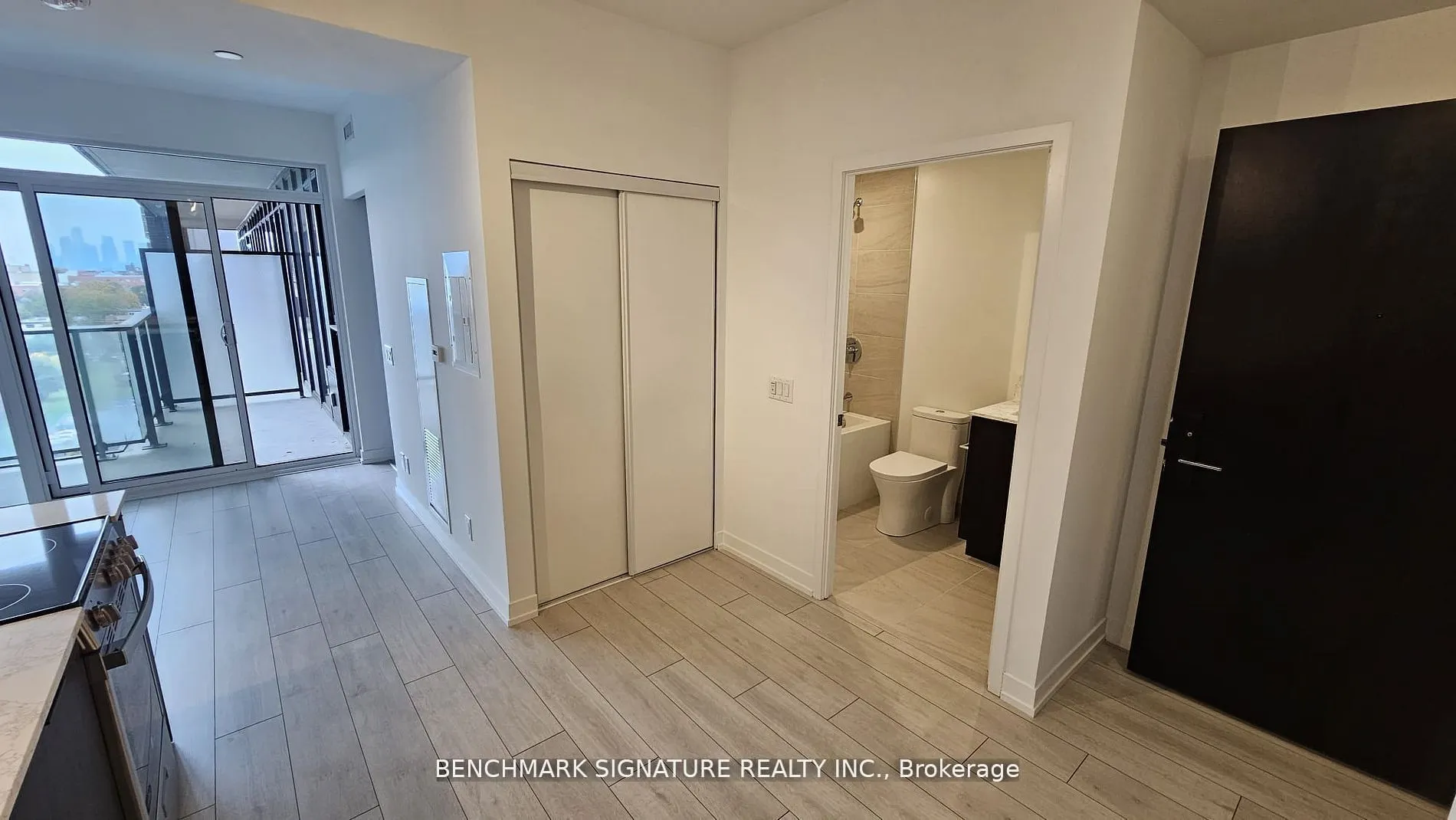 270 Dufferin Street, #814