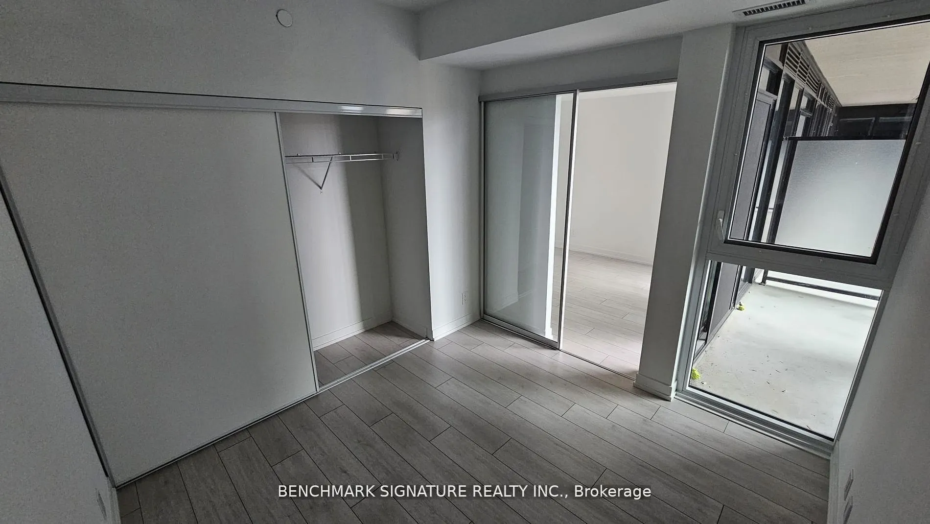 270 Dufferin Street, #814