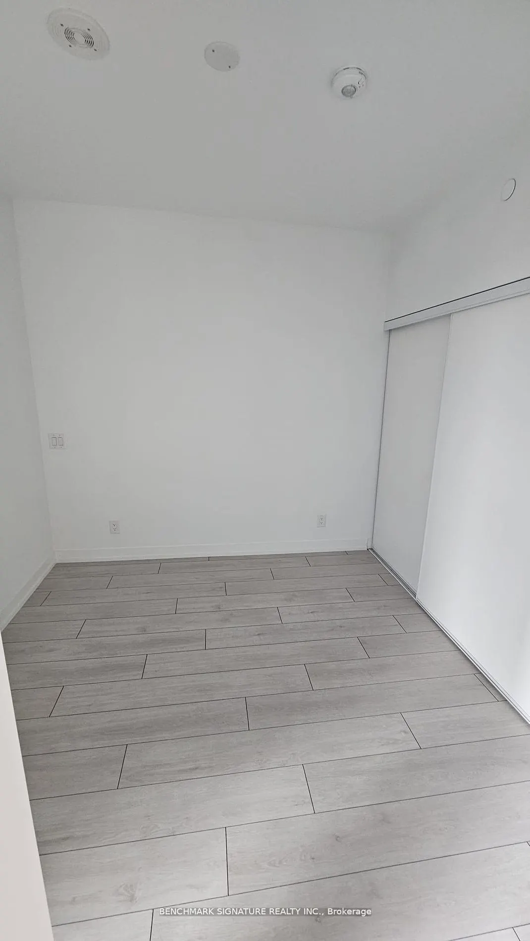 270 Dufferin Street, #814
