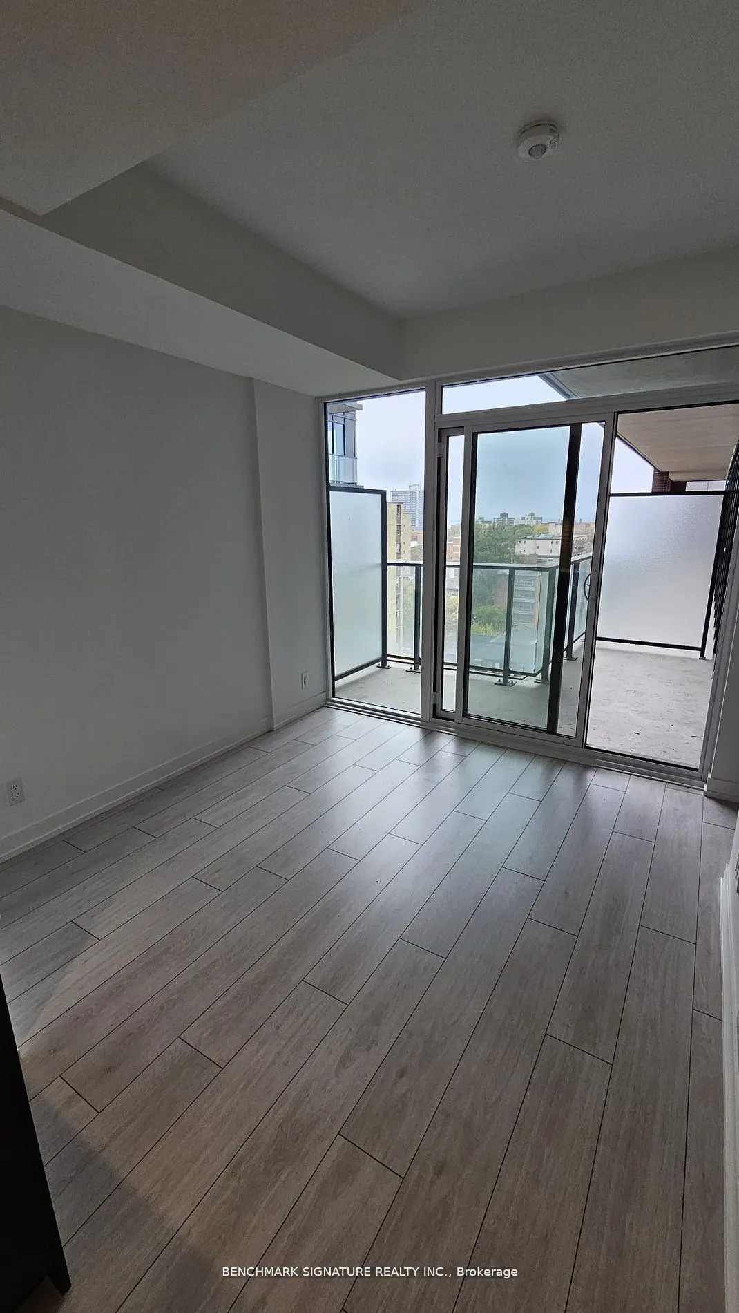 270 Dufferin Street, #814