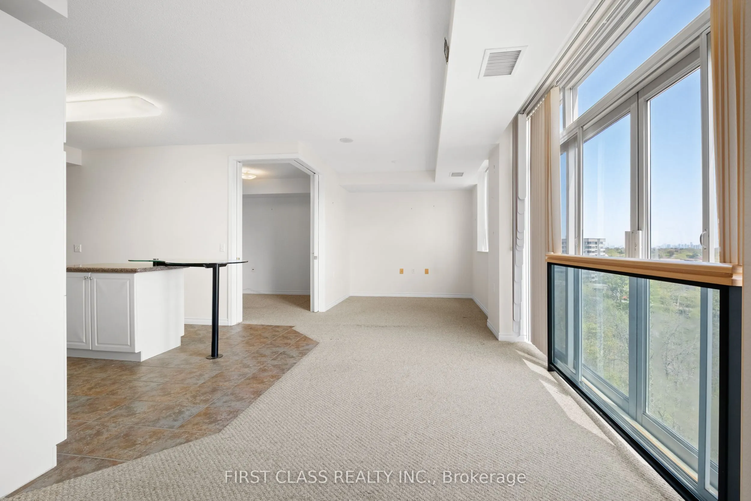 200 Burnhamthorpe Road E, #905