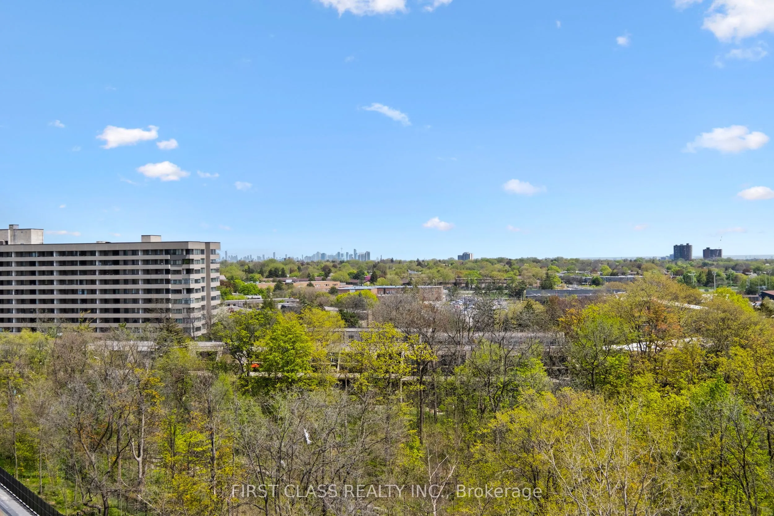 200 Burnhamthorpe Road E, #905