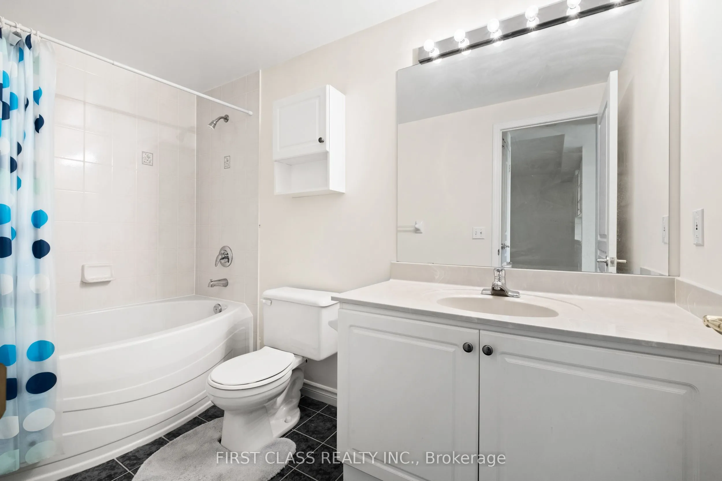 200 Burnhamthorpe Road E, #905