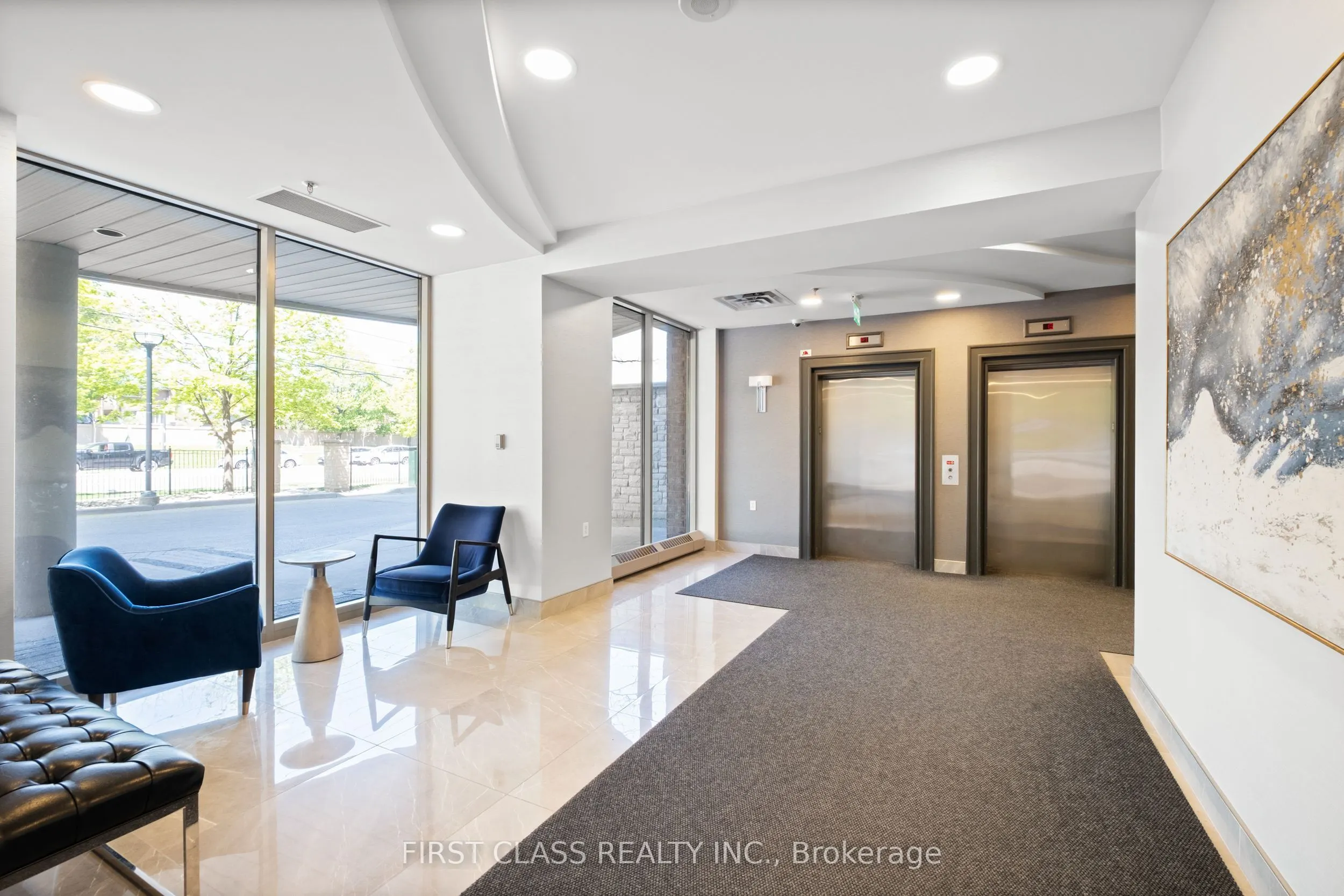 200 Burnhamthorpe Road E, #905