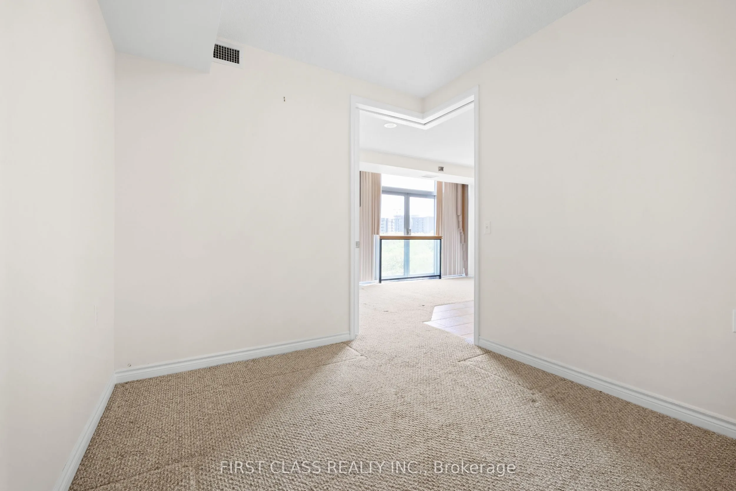 200 Burnhamthorpe Road E, #905