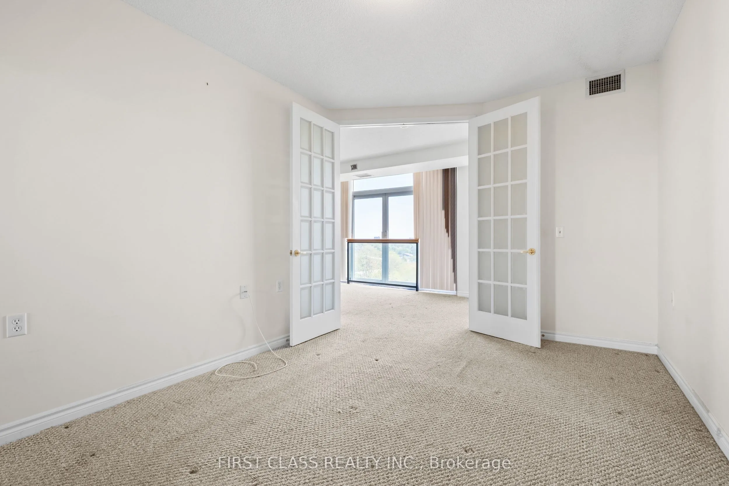 200 Burnhamthorpe Road E, #905
