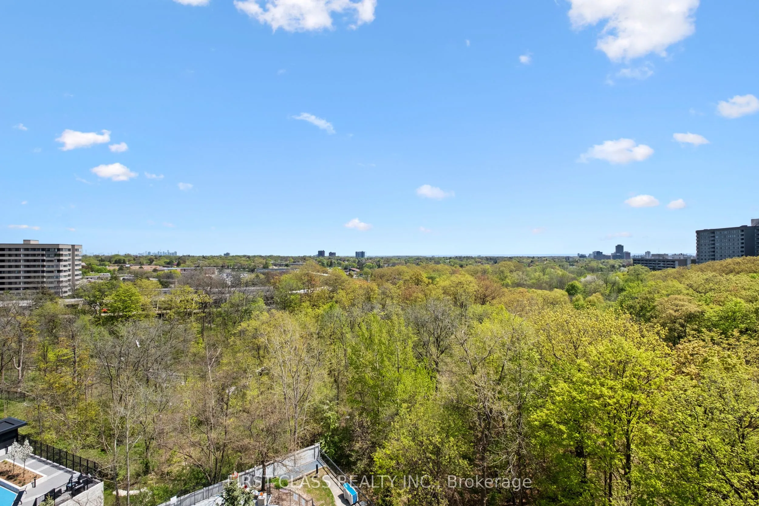 200 Burnhamthorpe Road E, #905