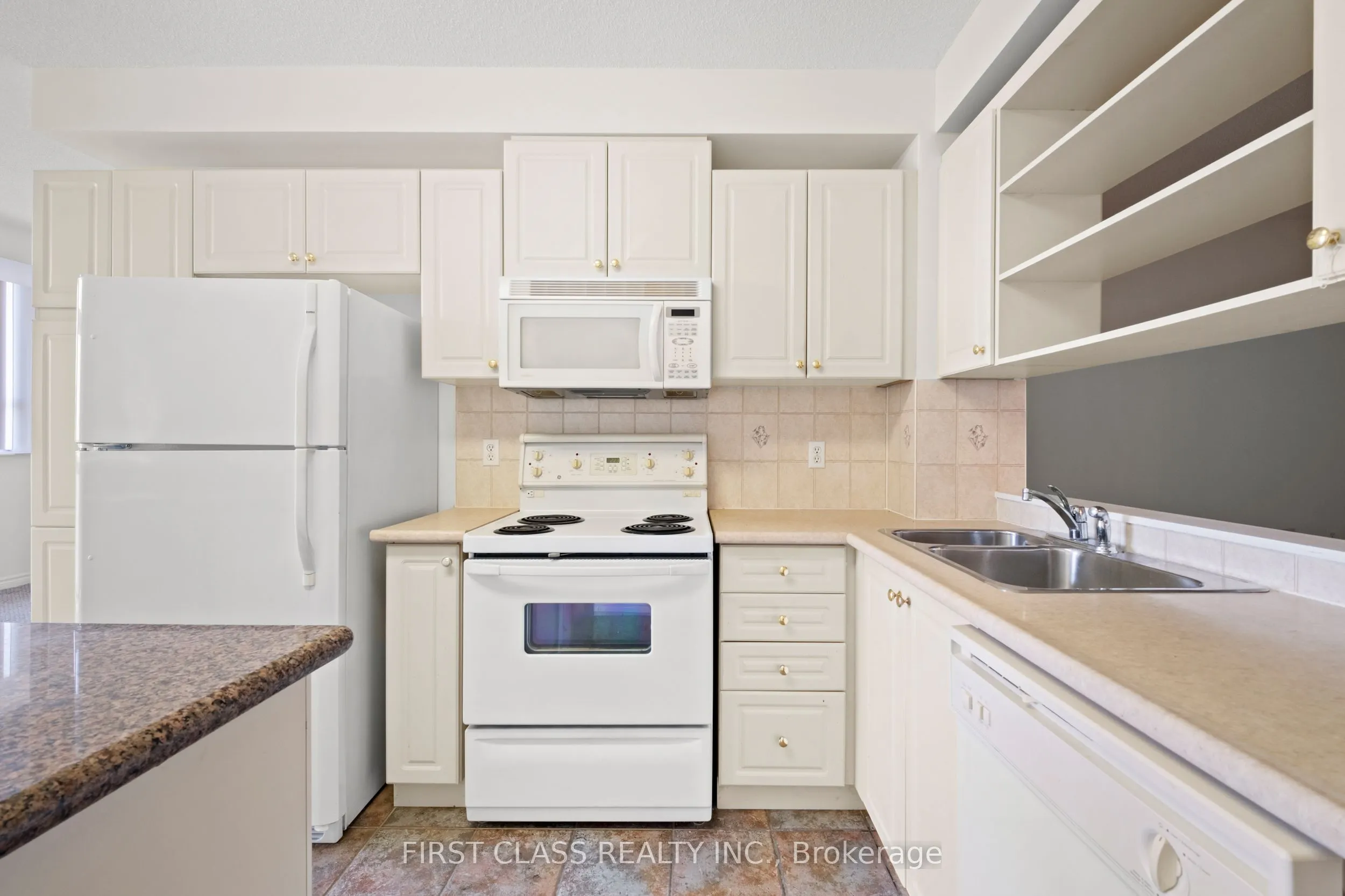 200 Burnhamthorpe Road E, #905