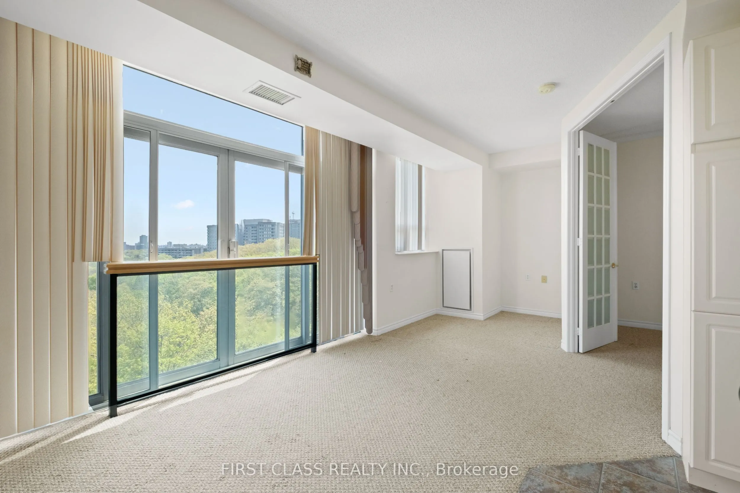 200 Burnhamthorpe Road E, #905