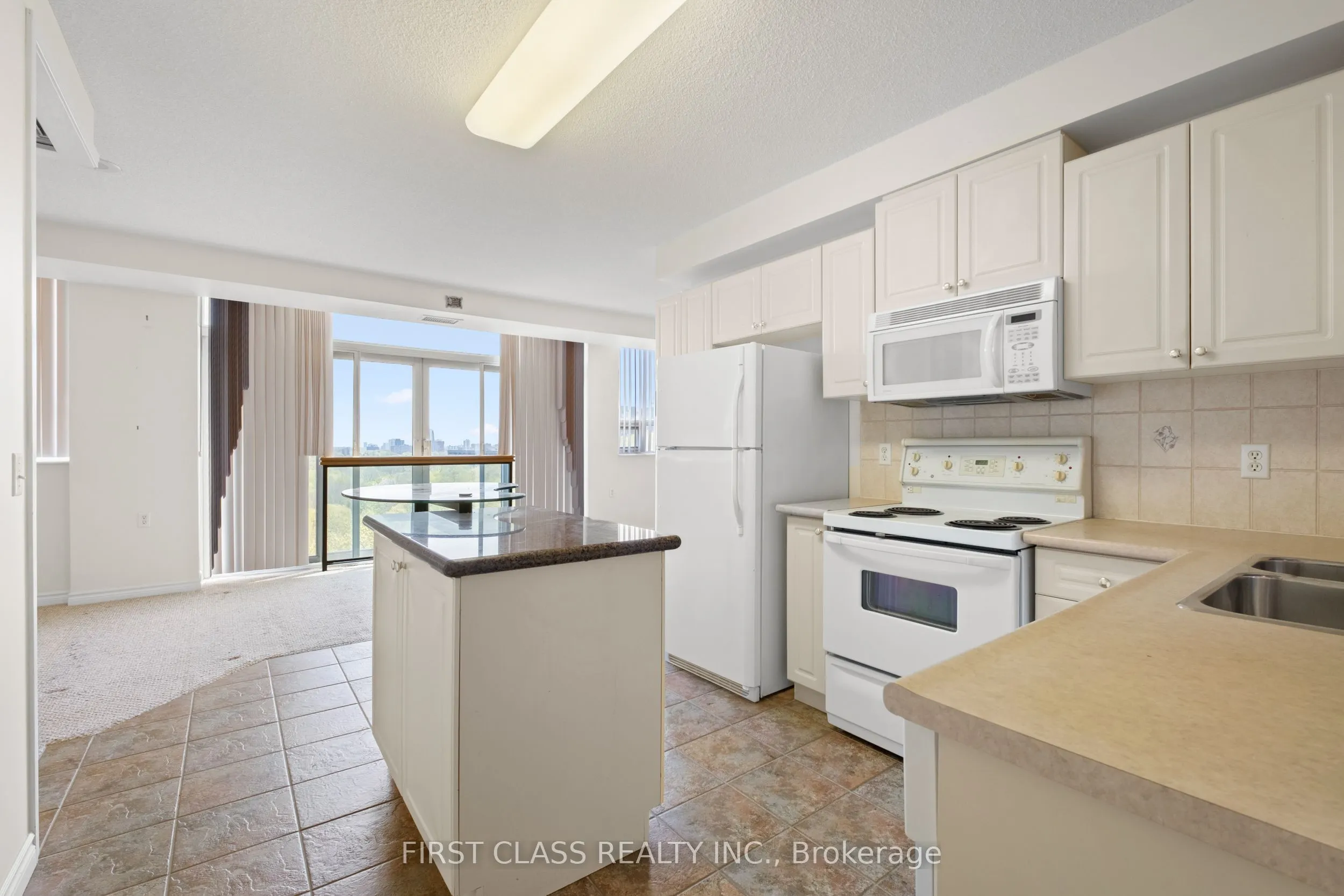 200 Burnhamthorpe Road E, #905