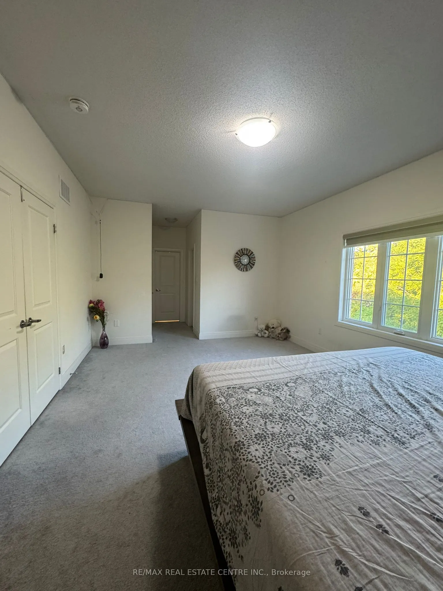 8 Unwind Crescent