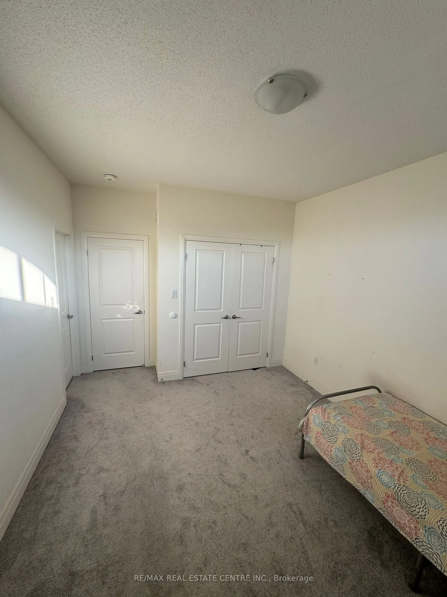 8 Unwind Crescent