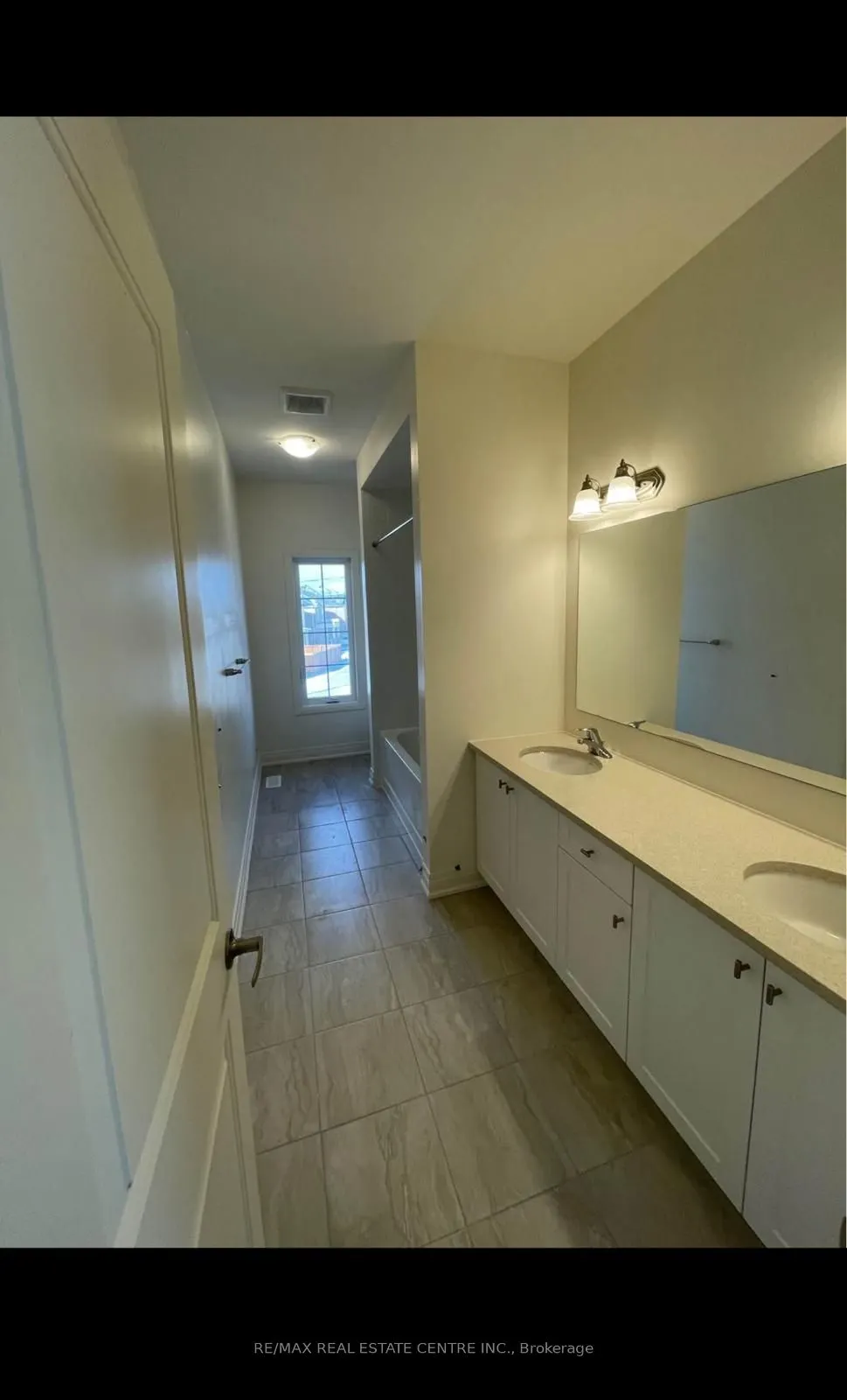 8 Unwind Crescent
