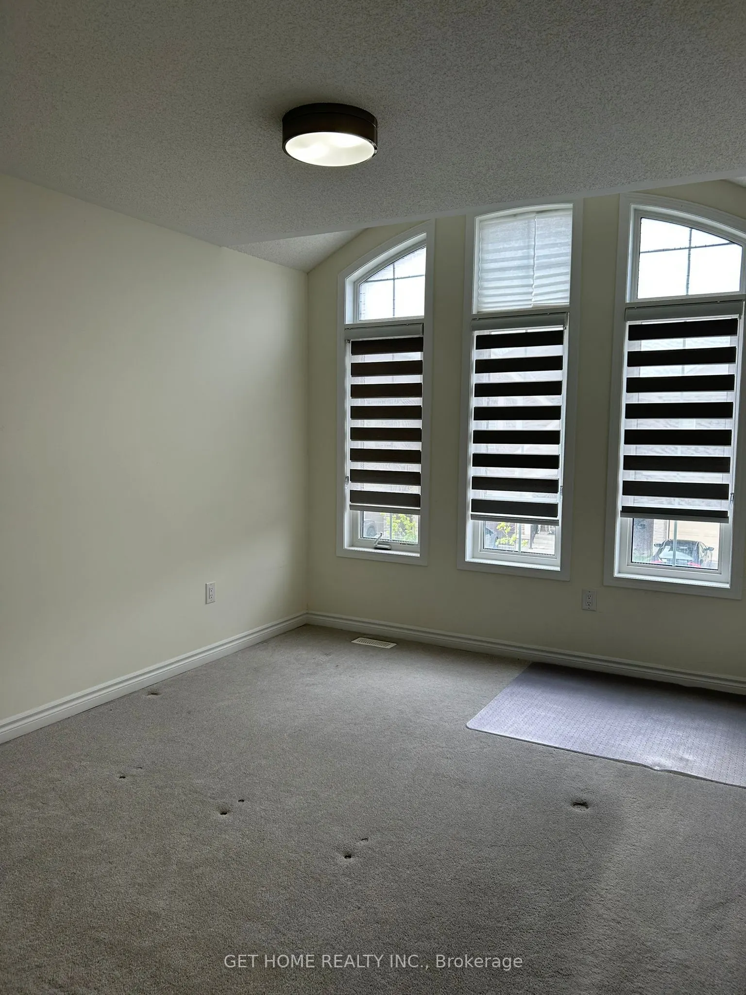1455 Sycamore Garden