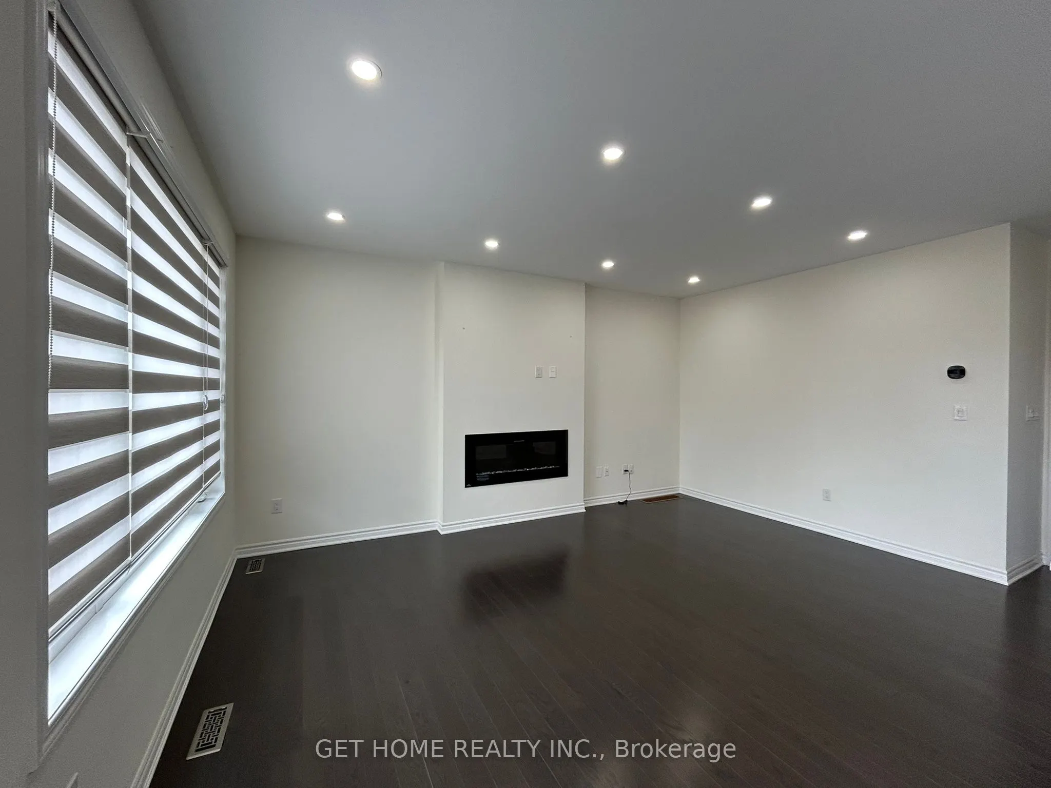 1455 Sycamore Garden