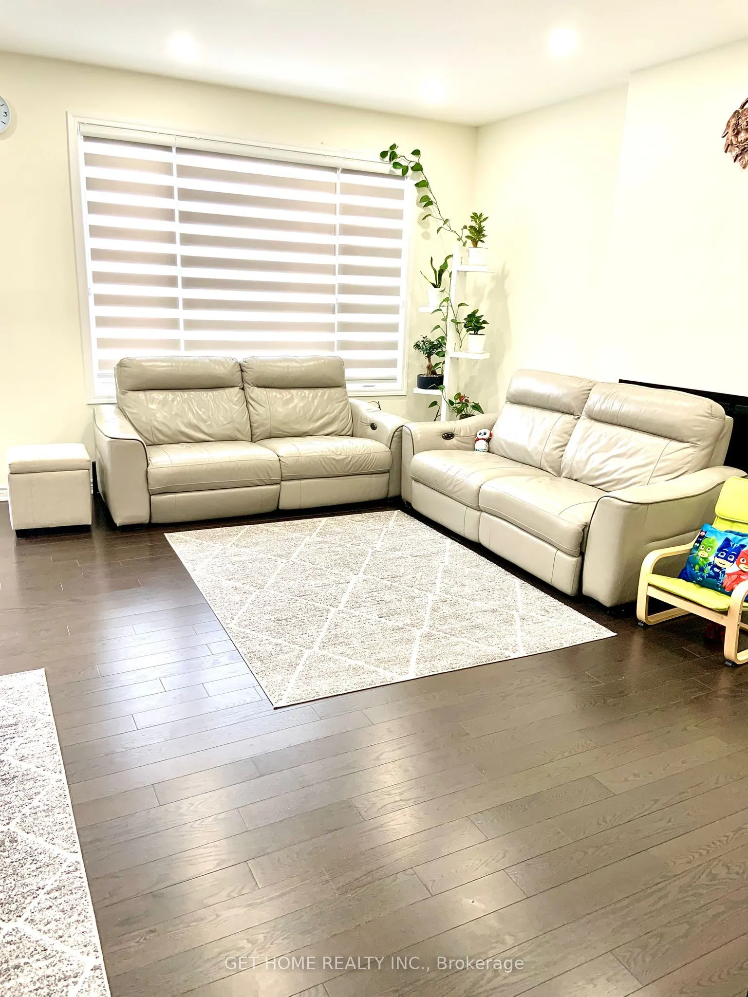 1455 Sycamore Garden