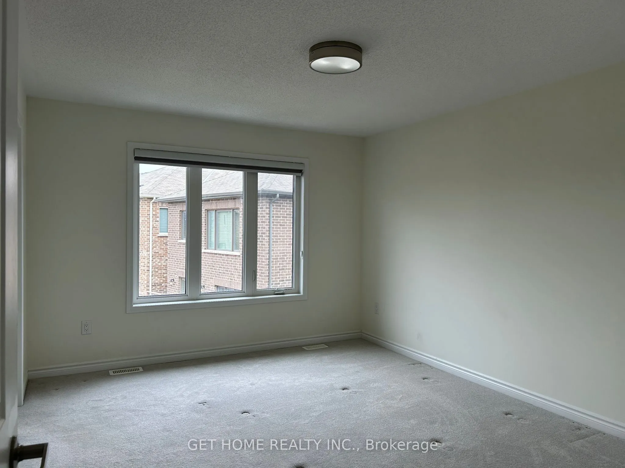 1455 Sycamore Garden