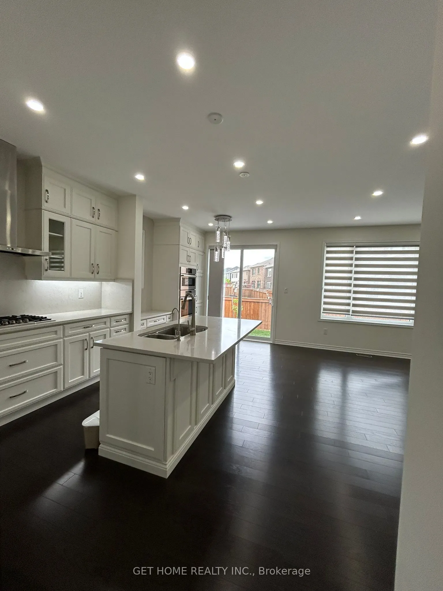 1455 Sycamore Garden