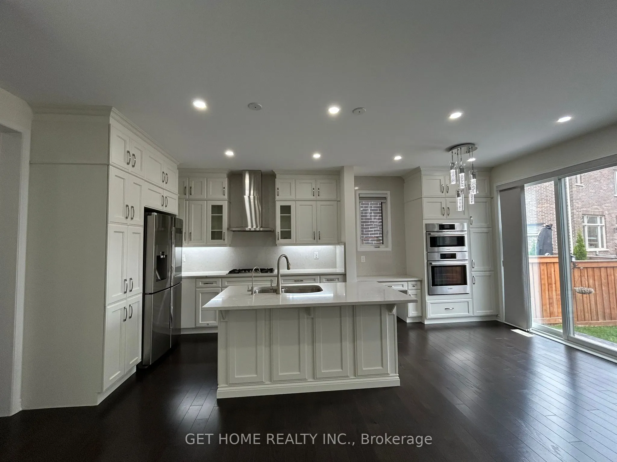 1455 Sycamore Garden