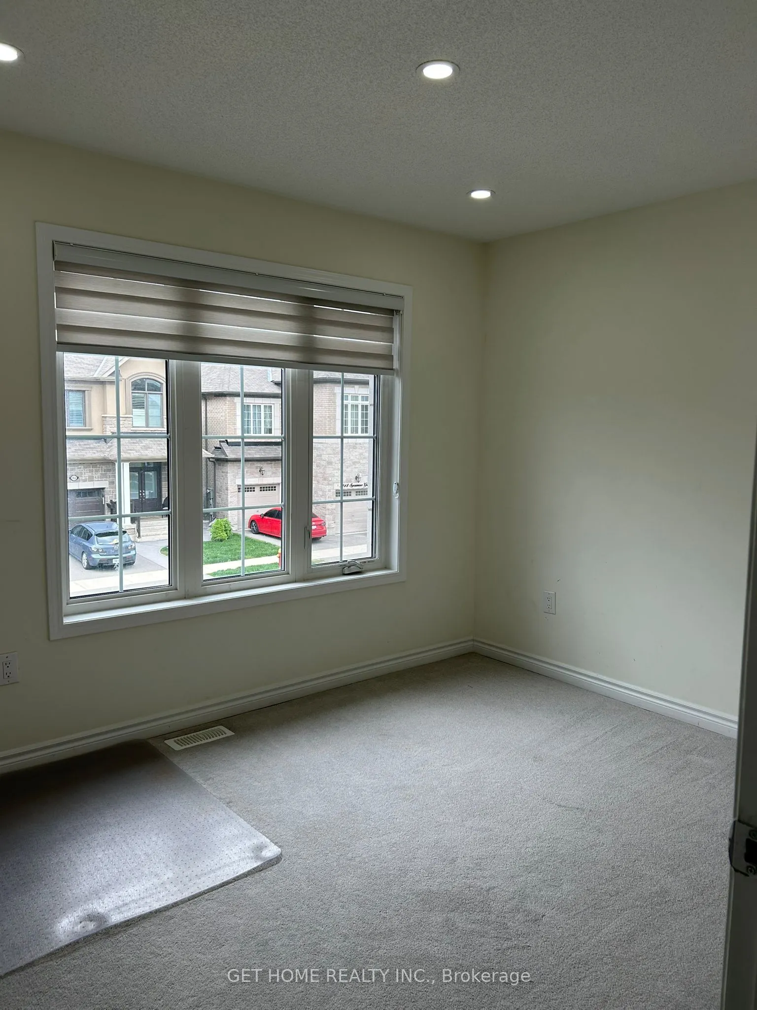 1455 Sycamore Garden