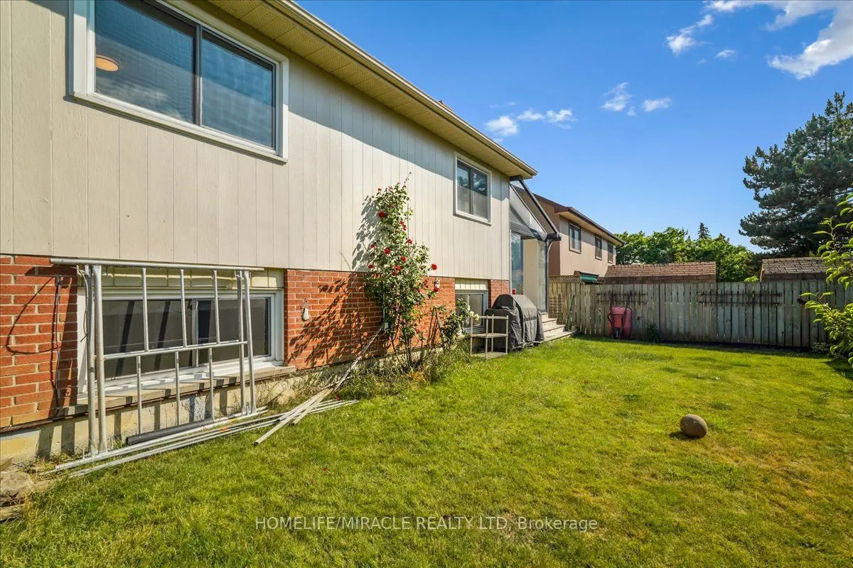 110 Blackthorn Lane