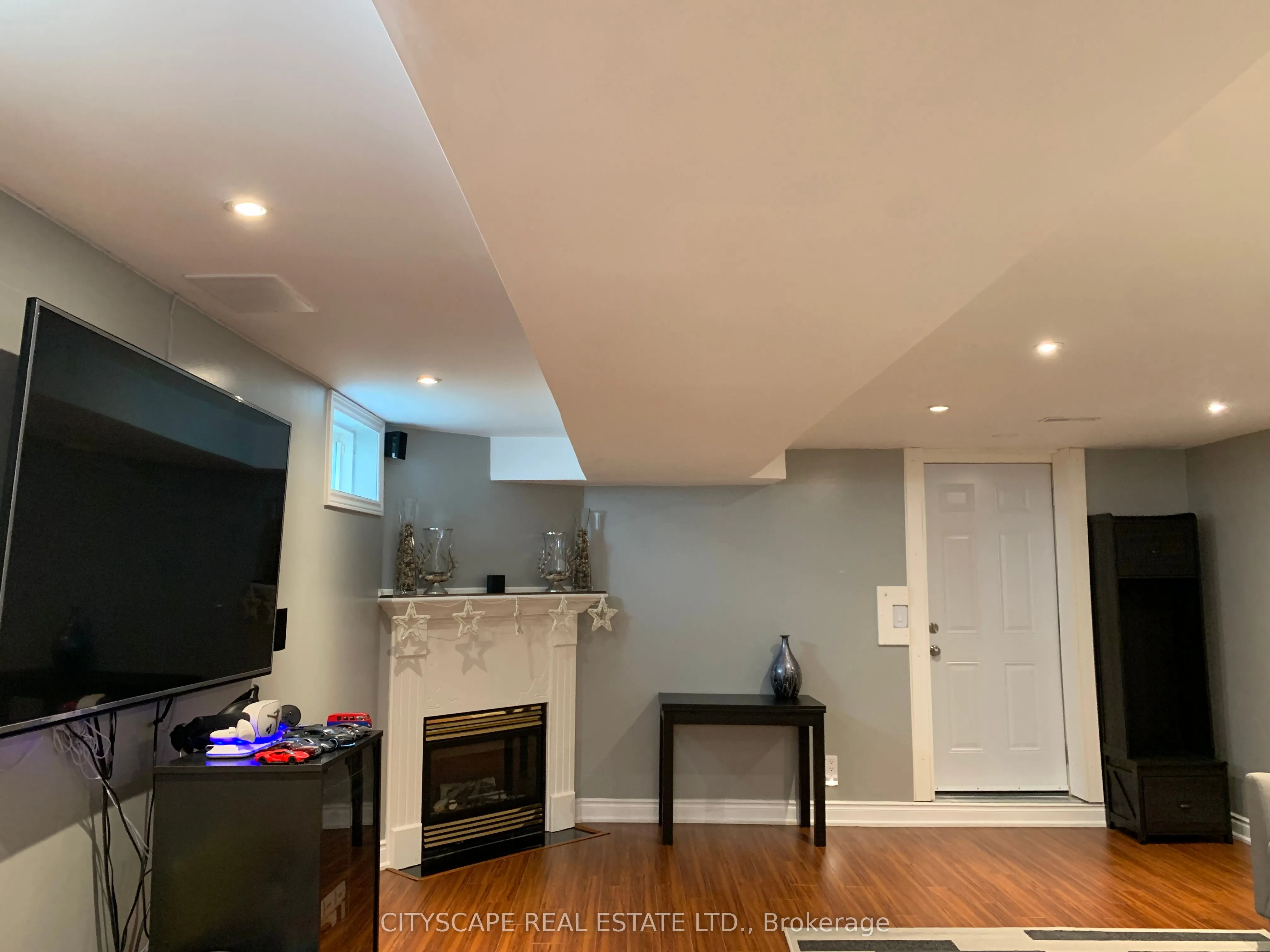 7122 Para Place