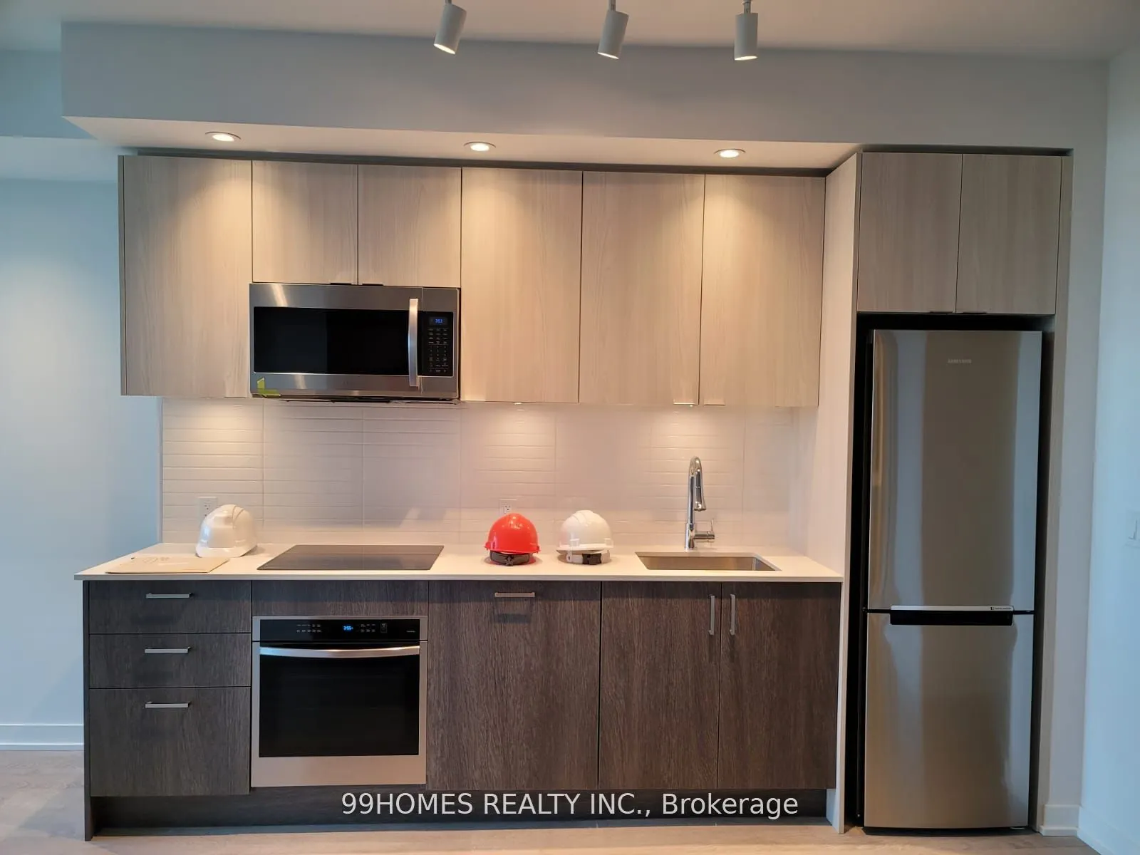 1926 Lakeshore Boulevard, #1216