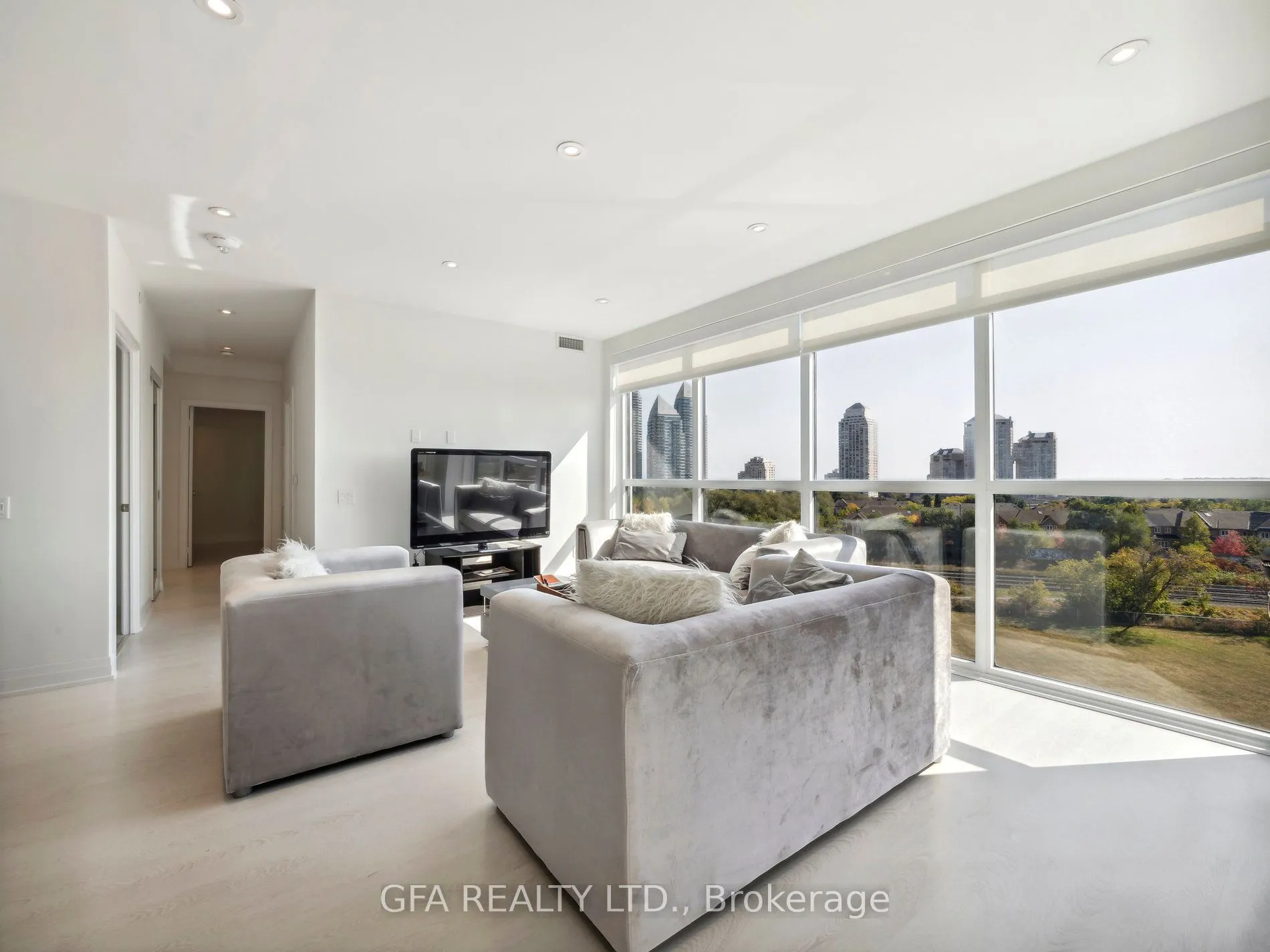 251 Manitoba Street, #716