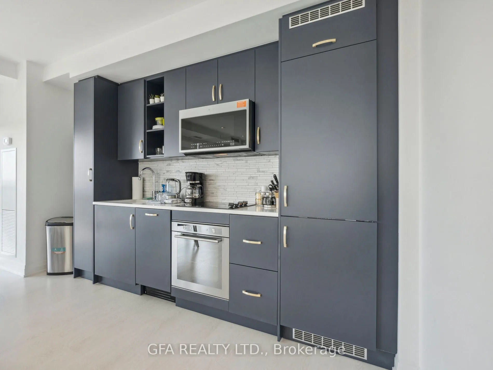 251 Manitoba Street, #716