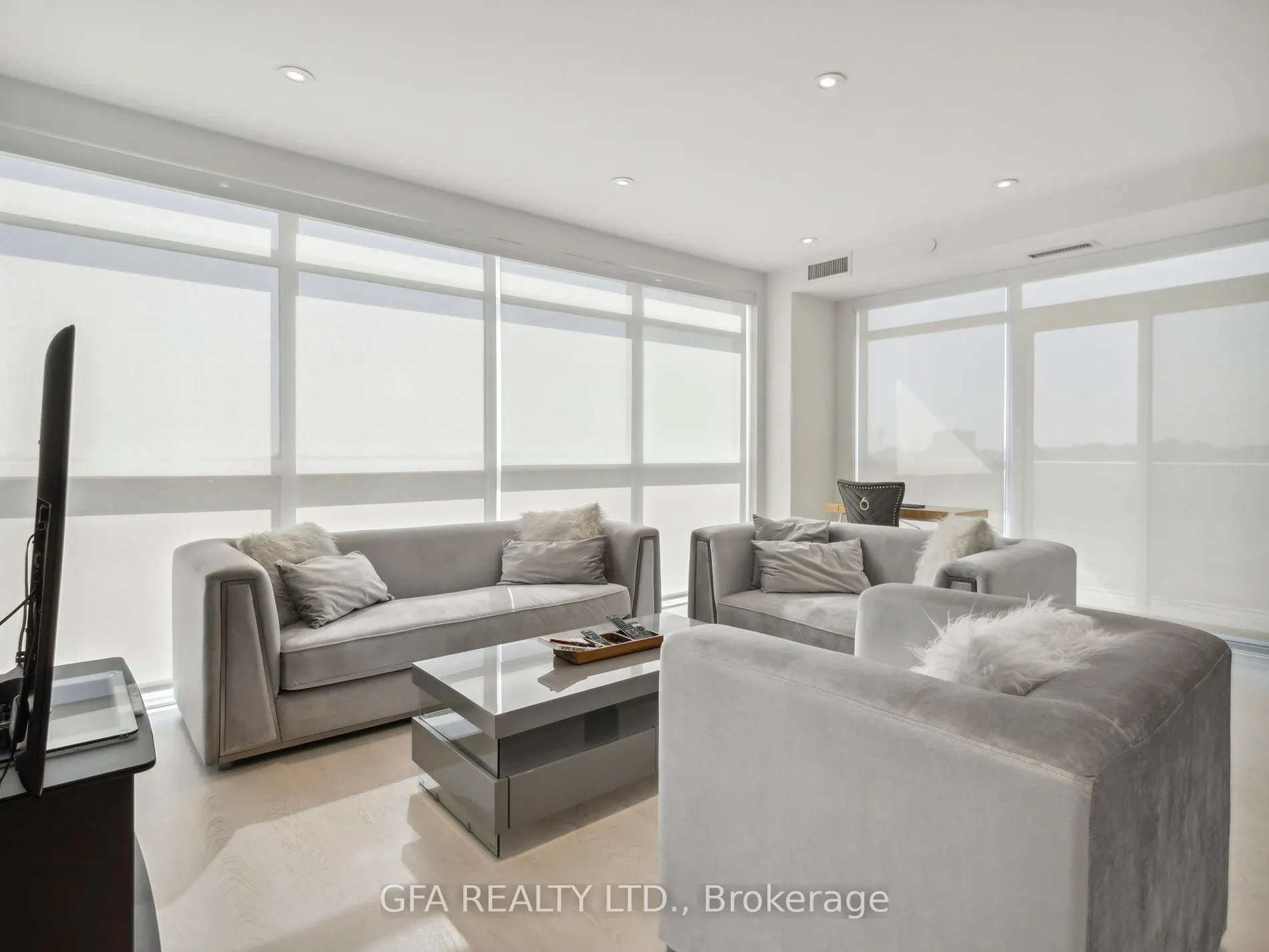 251 Manitoba Street, #716