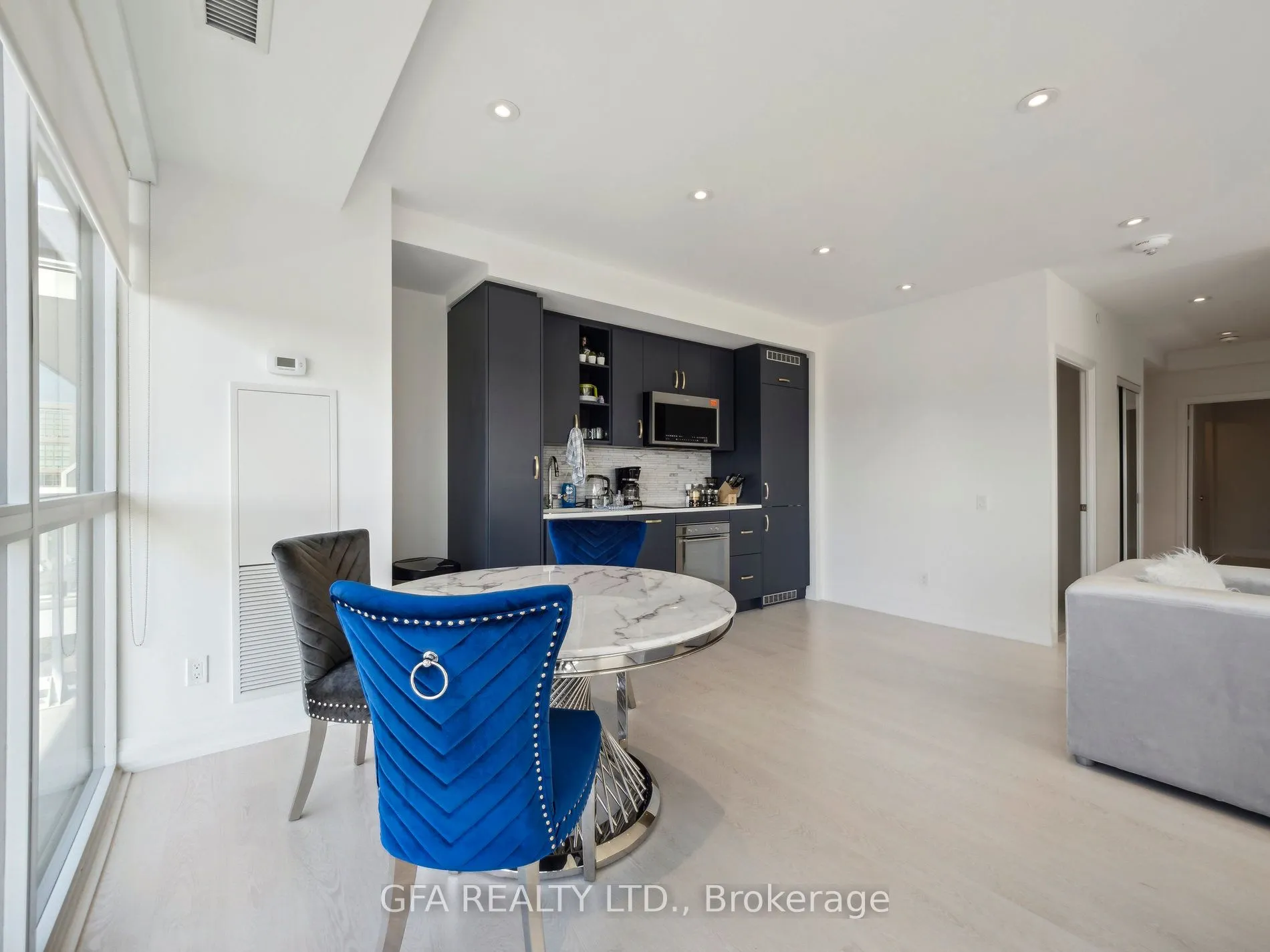 251 Manitoba Street, #716