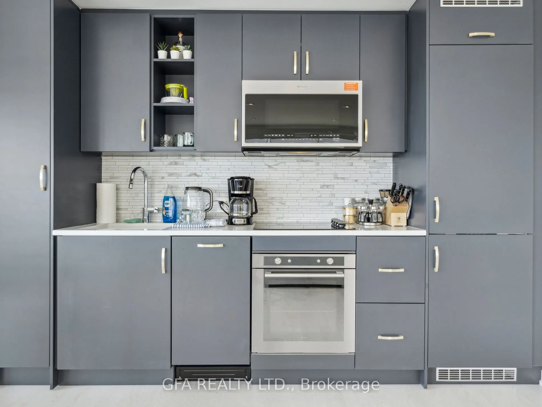 251 Manitoba Street, #716