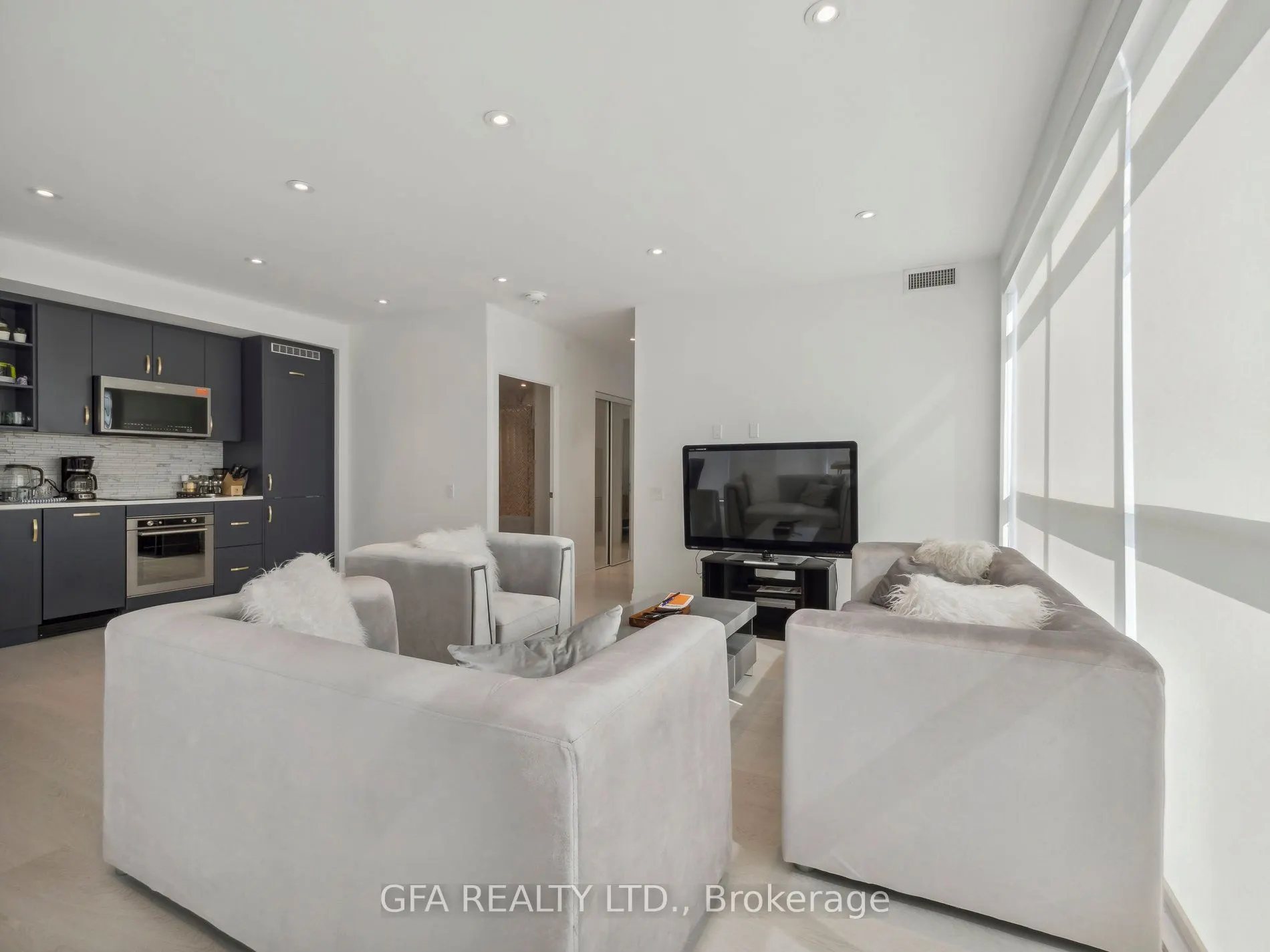 251 Manitoba Street, #716