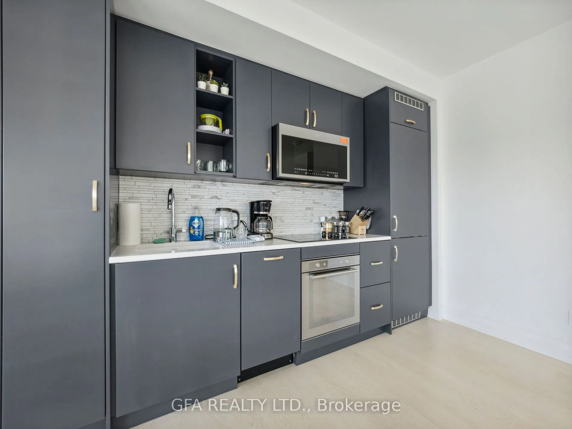 251 Manitoba Street, #716
