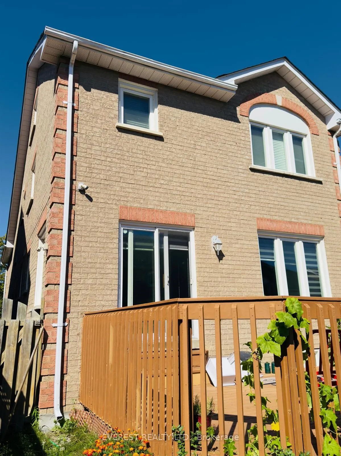 89 Mosley Crescent