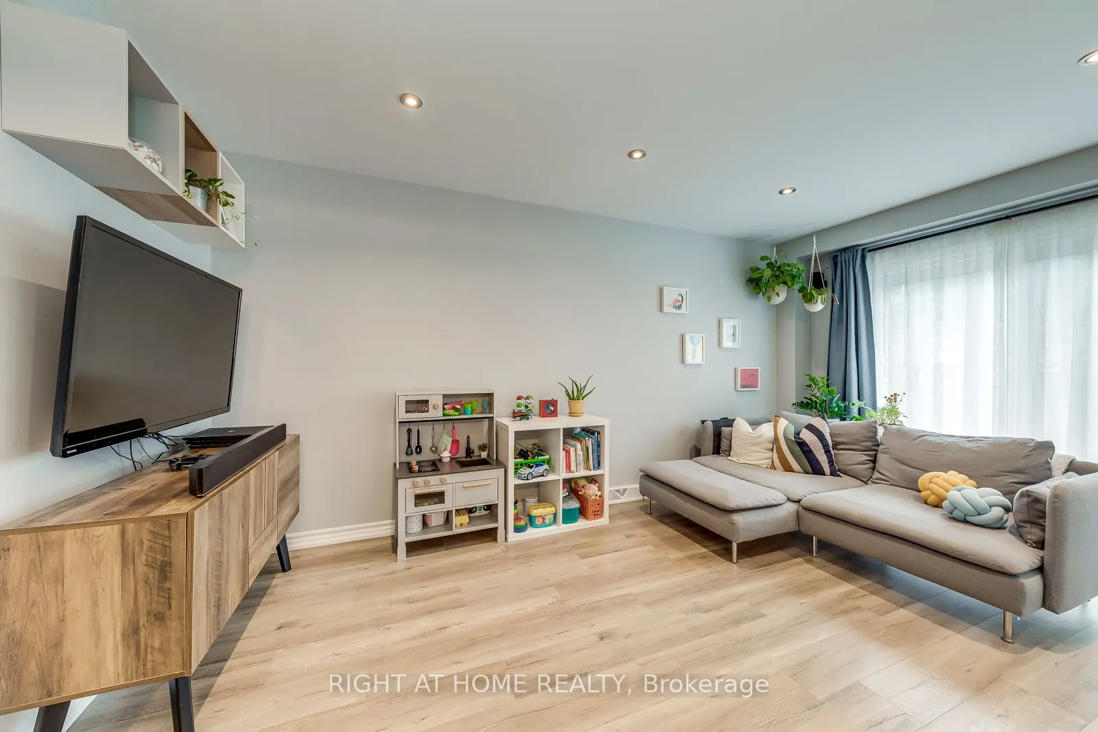 132 Ashton Crescent, #132