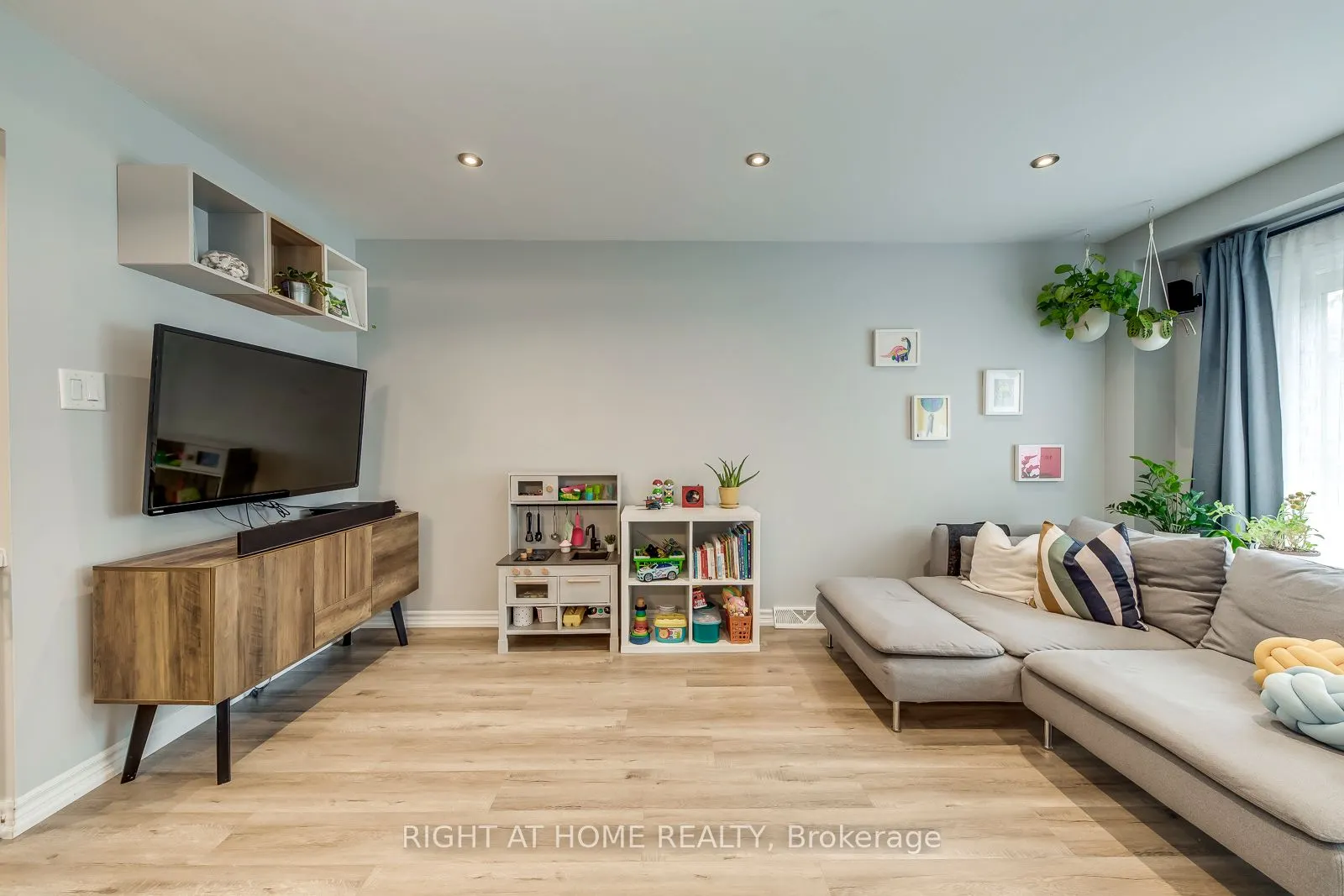 132 Ashton Crescent, #132