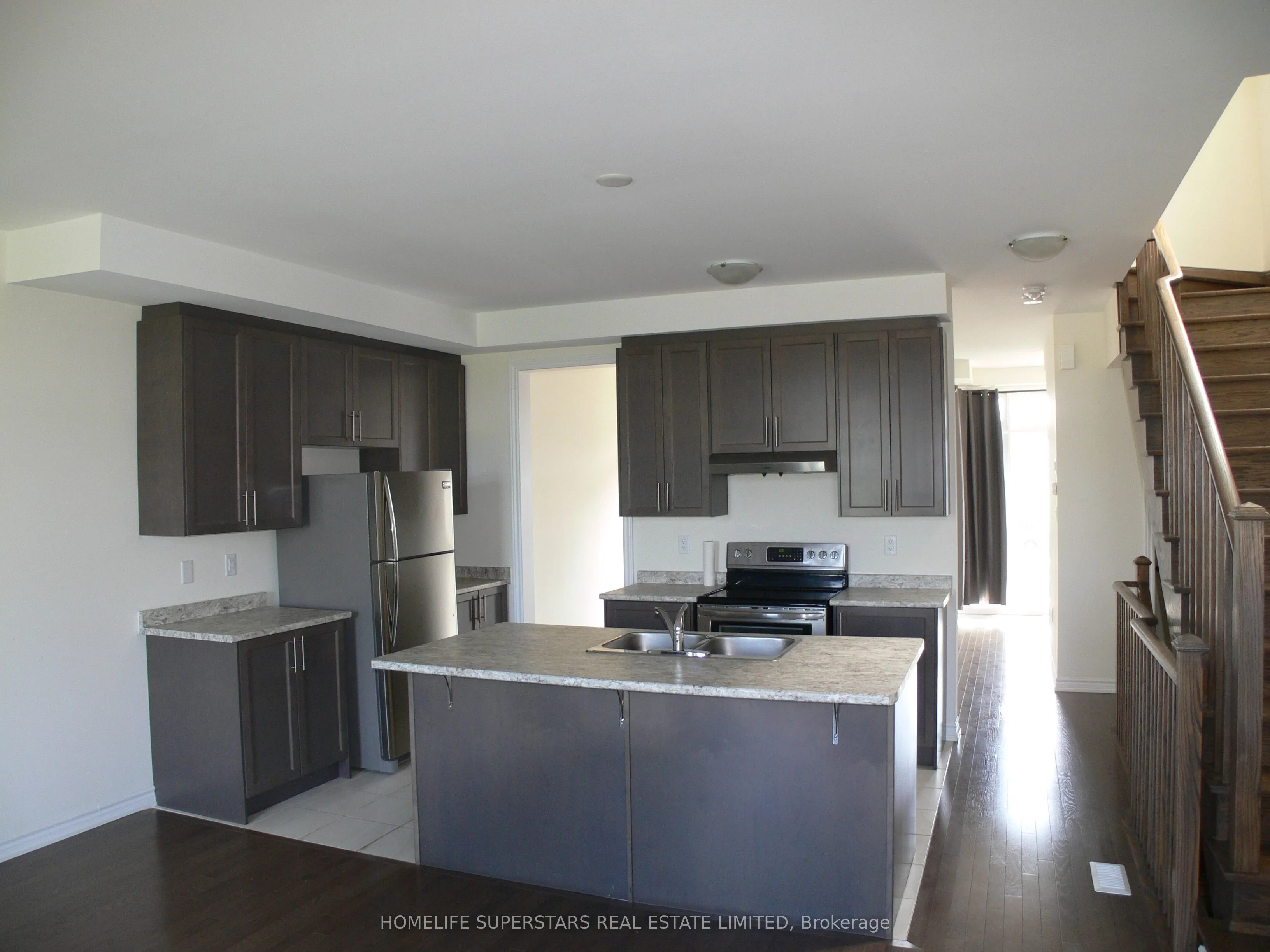 95 Donald Ficht Crescent