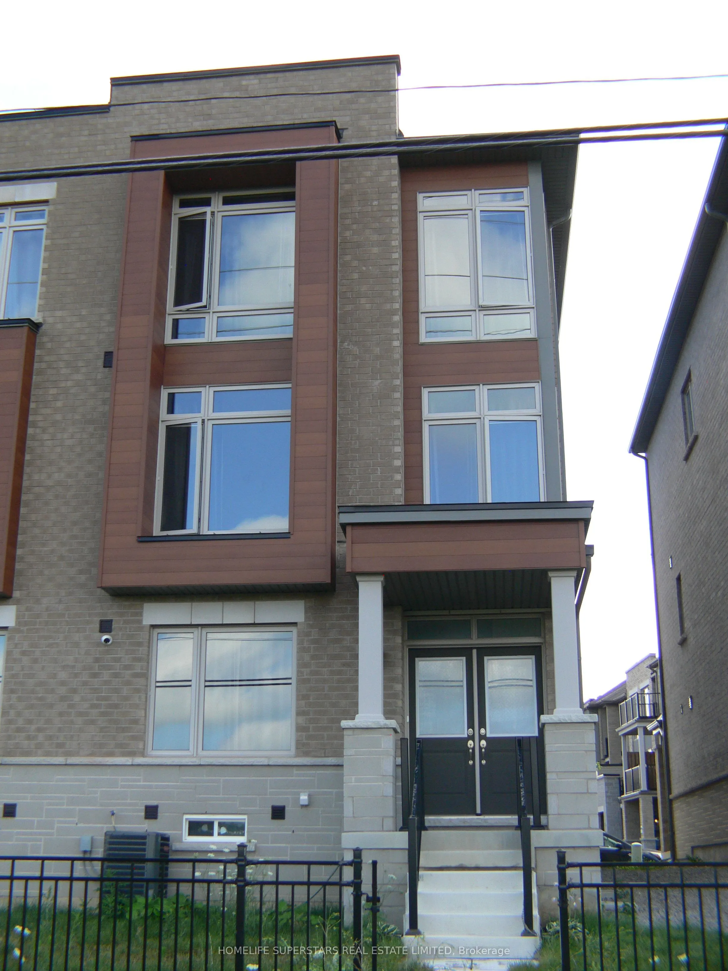 95 Donald Ficht Crescent