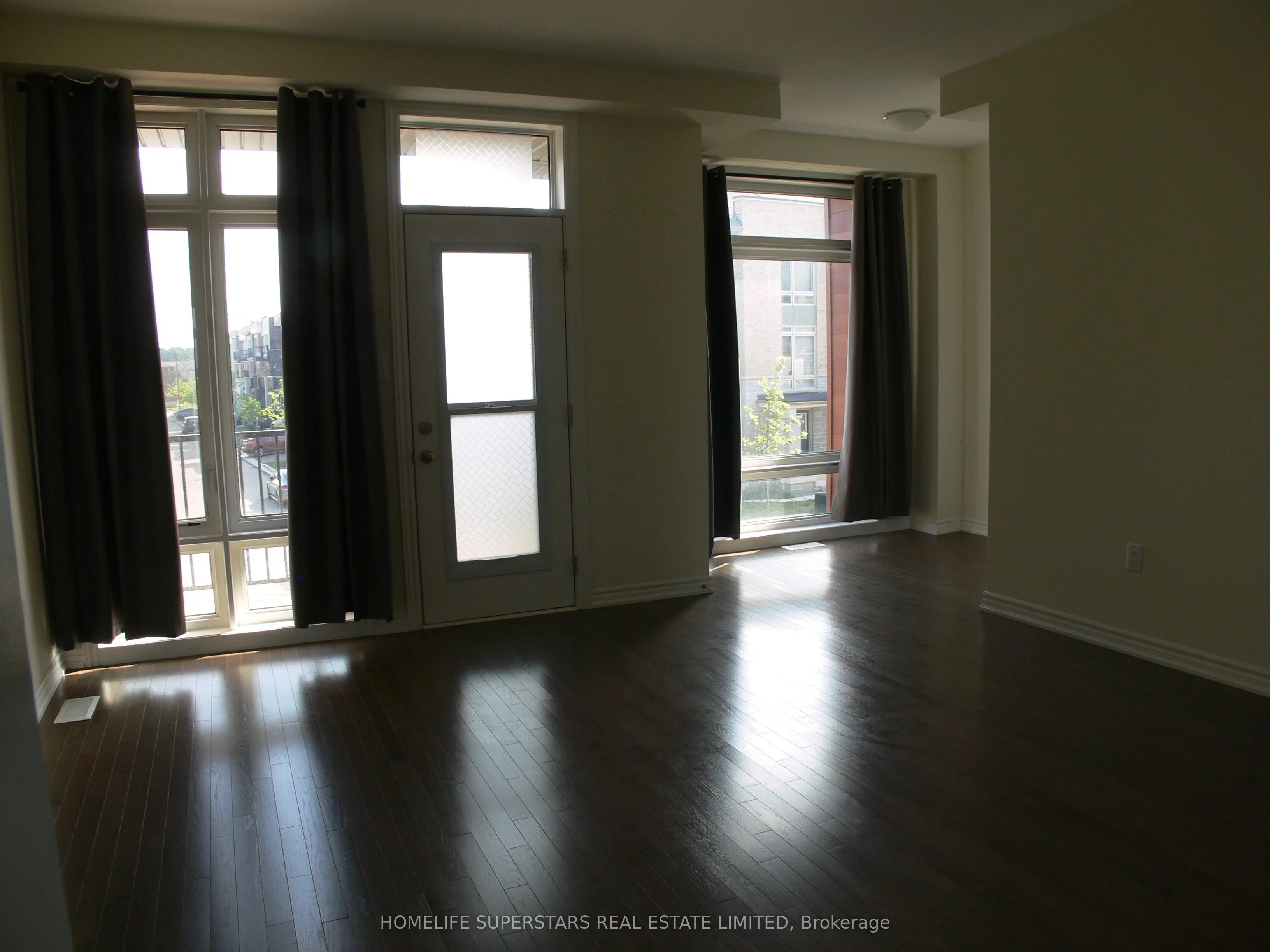 95 Donald Ficht Crescent