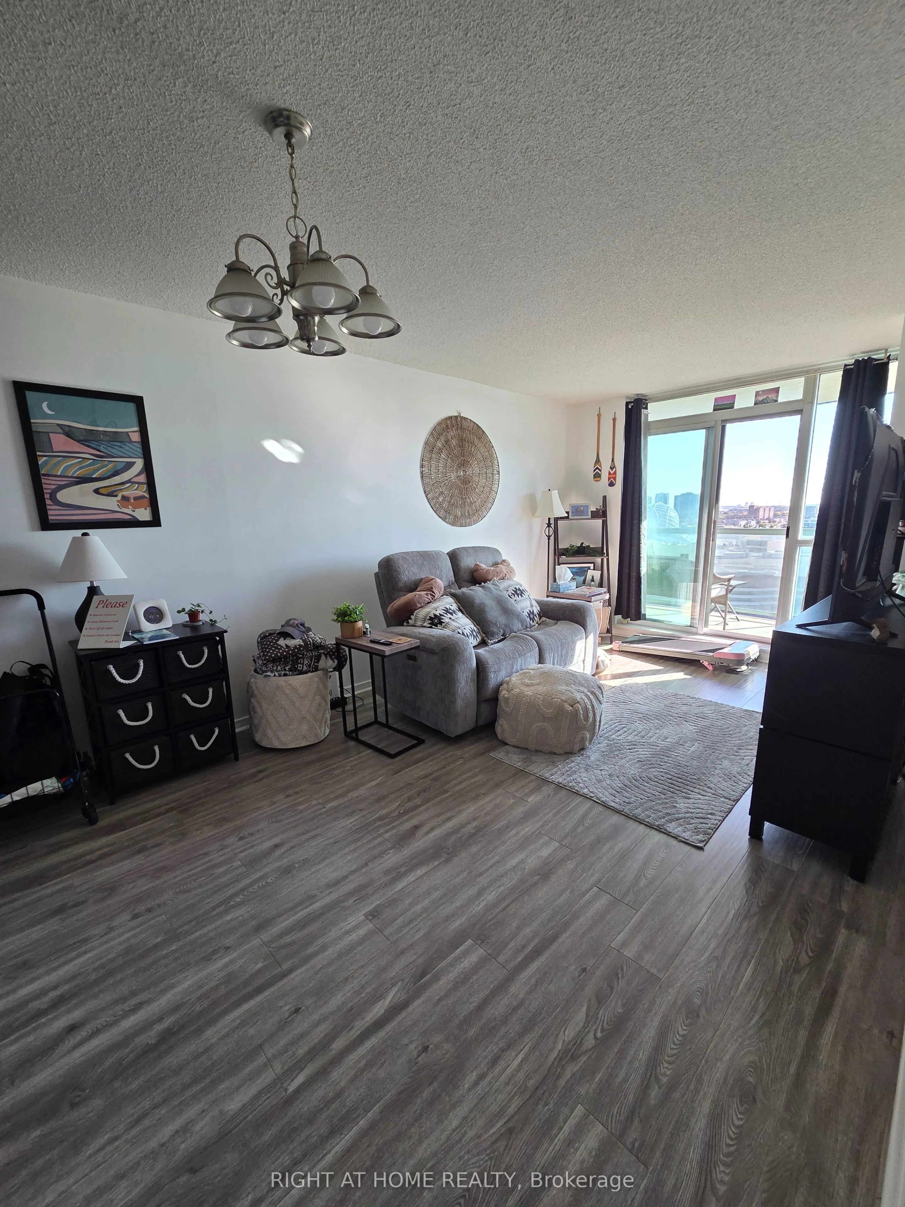 2545 Erin Centre Boulevard, #1406