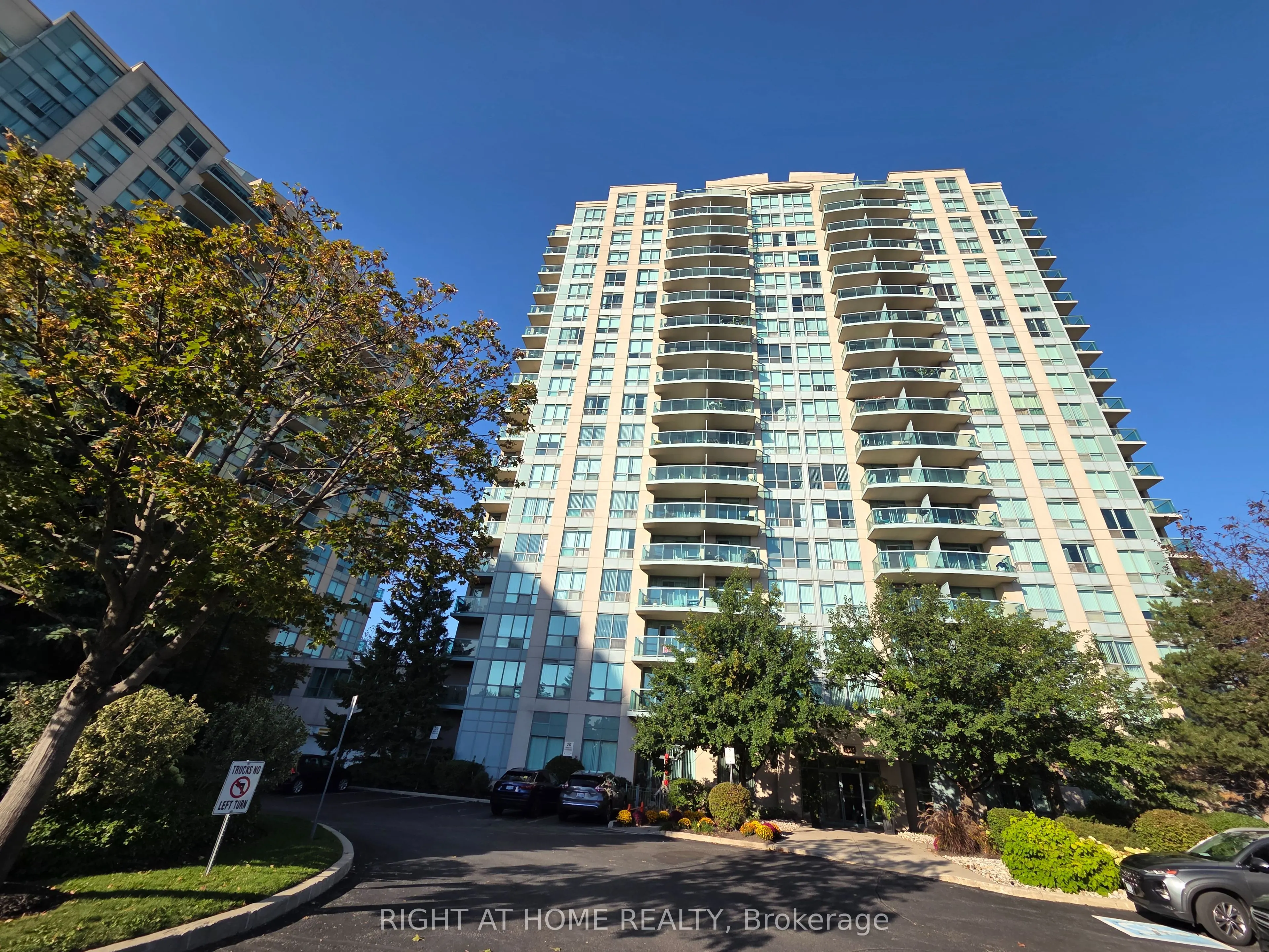 2545 Erin Centre Boulevard, #1406