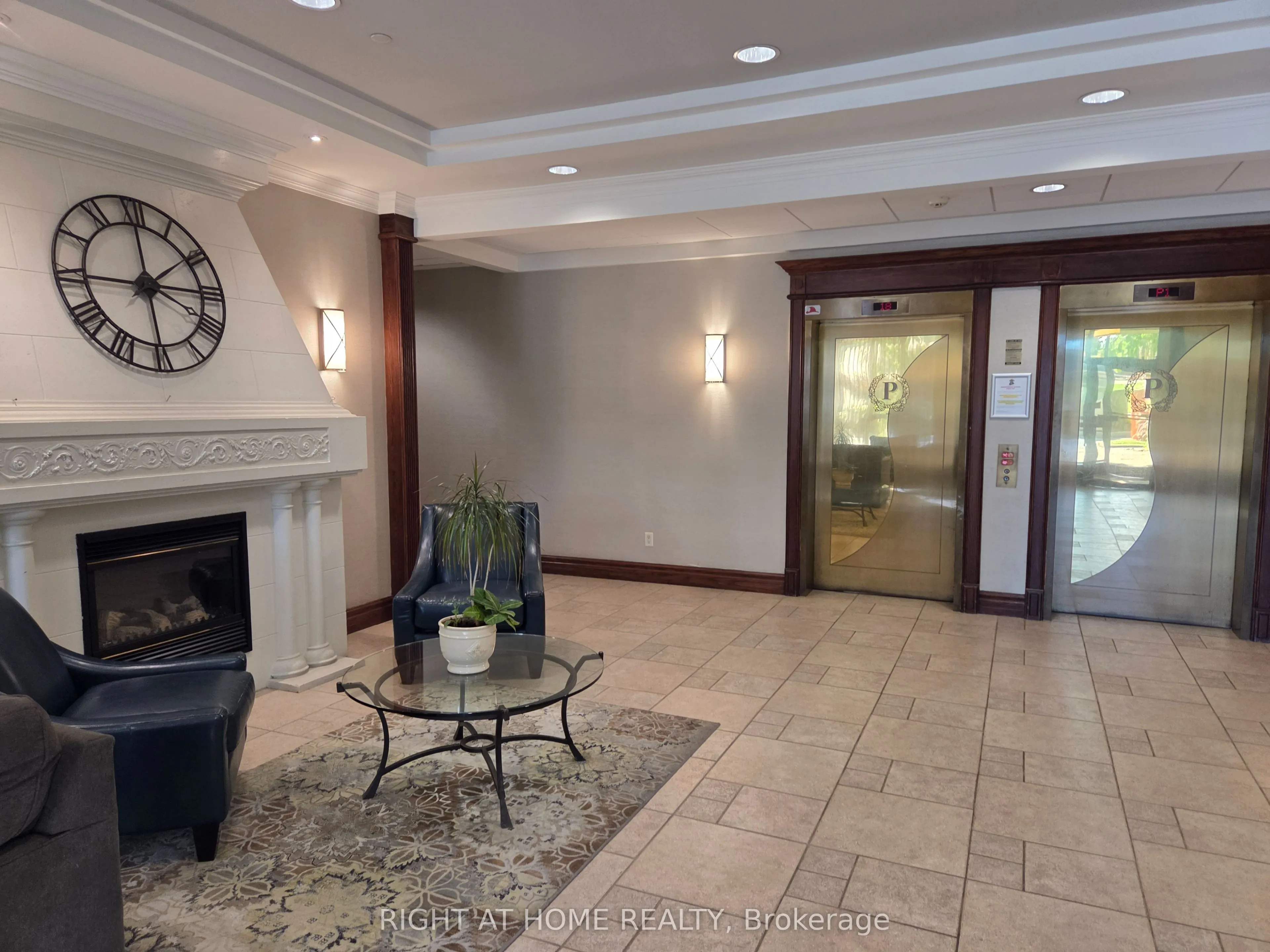 2545 Erin Centre Boulevard, #1406