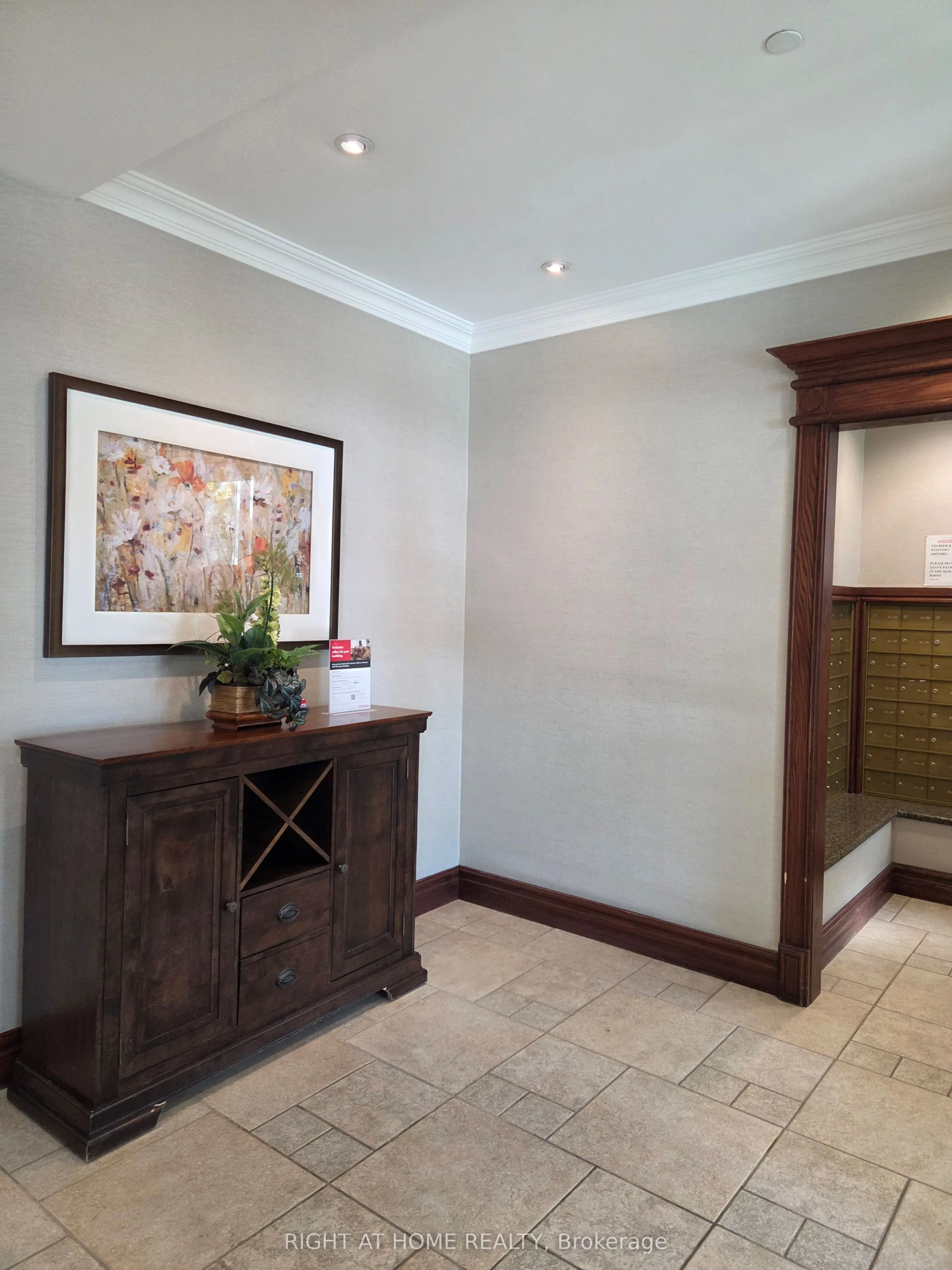 2545 Erin Centre Boulevard, #1406