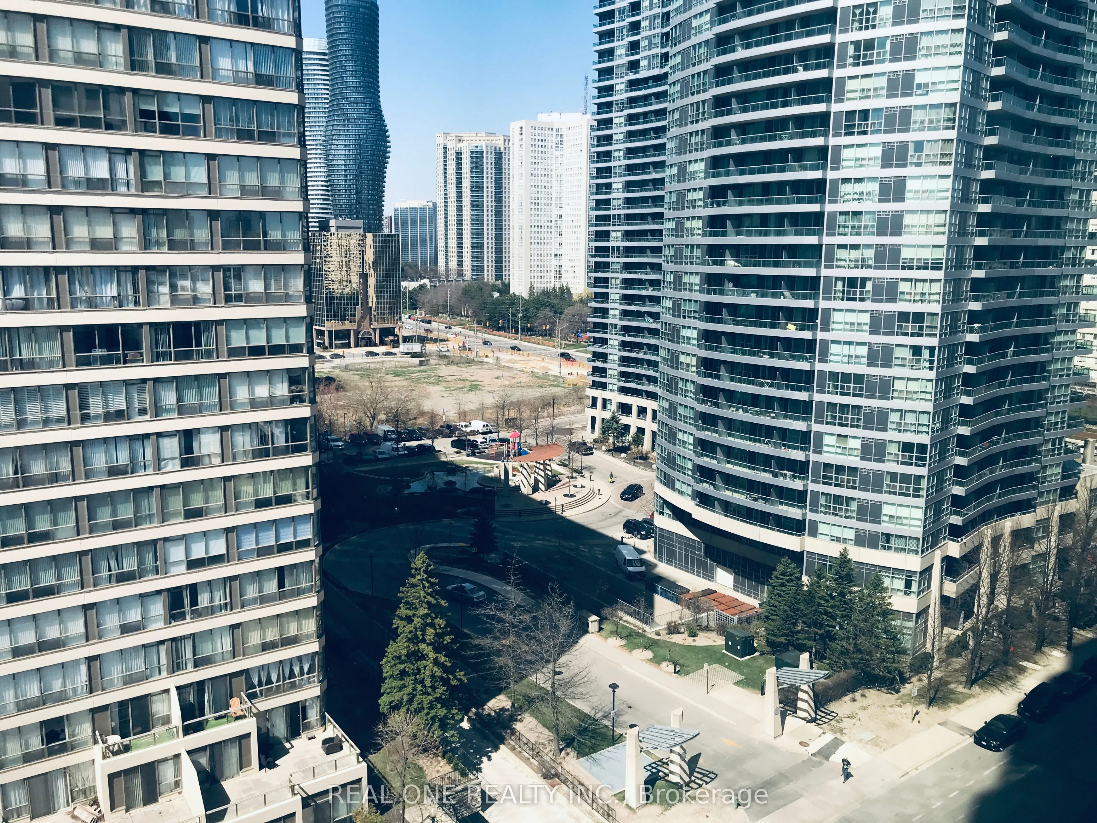 36 Elm Drive W, #1010