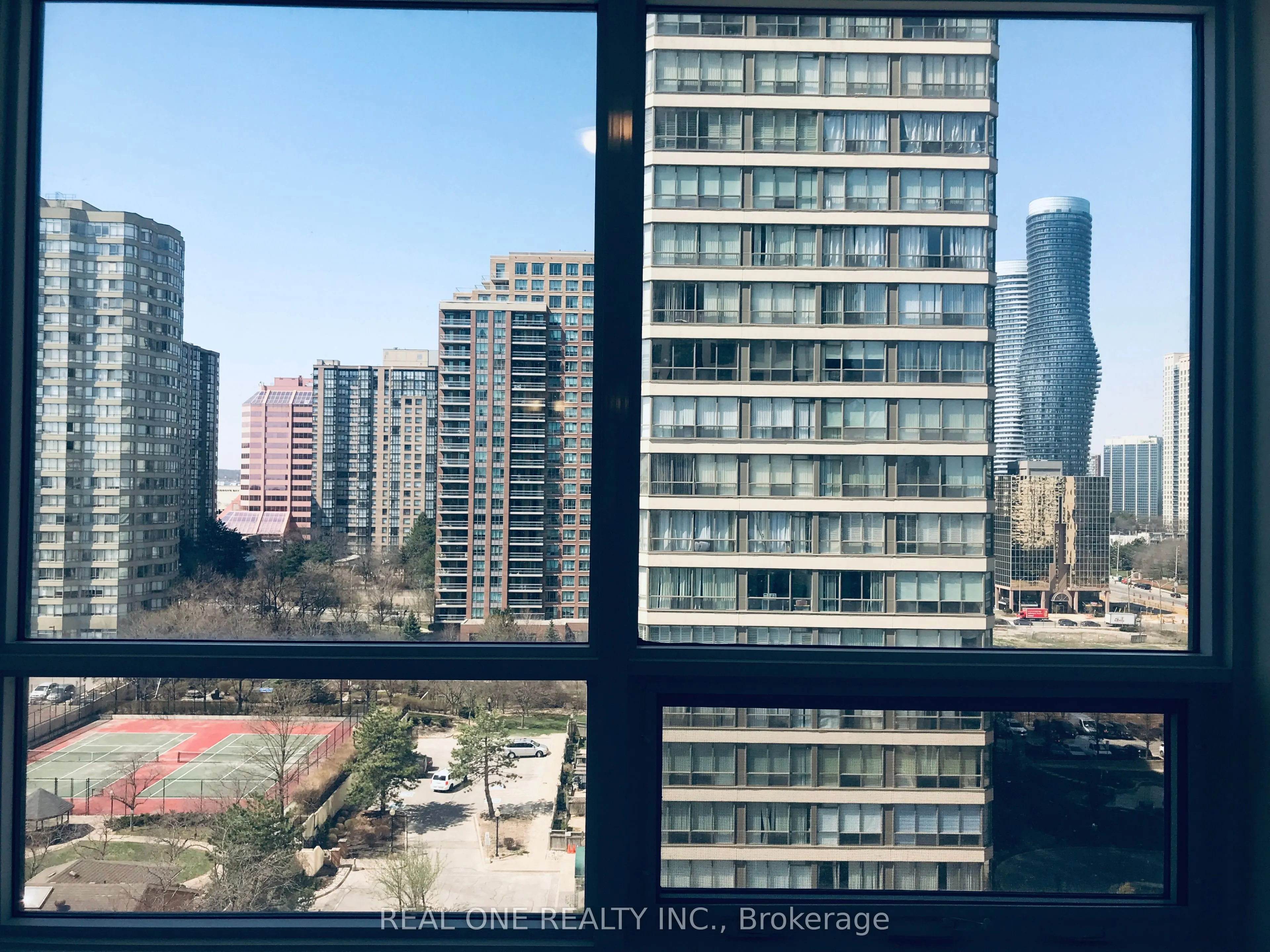 36 Elm Drive W, #1010
