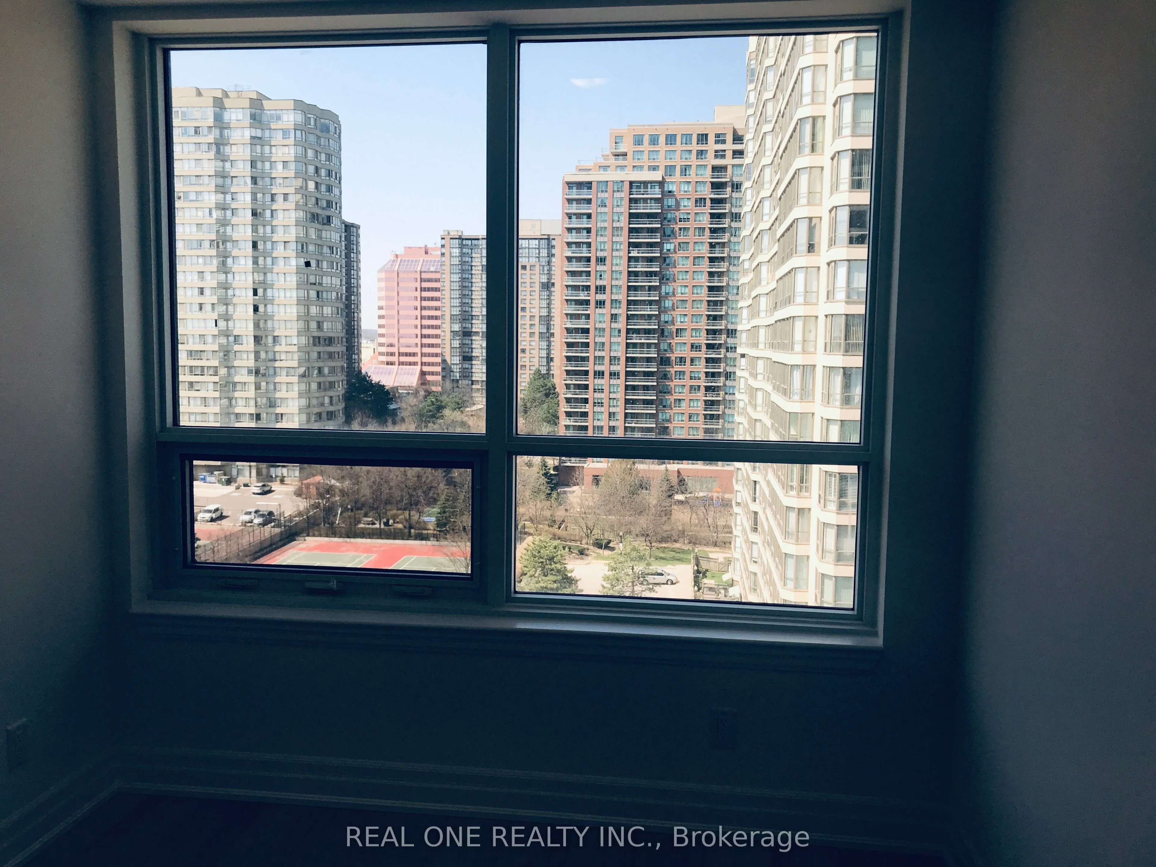 36 Elm Drive W, #1010