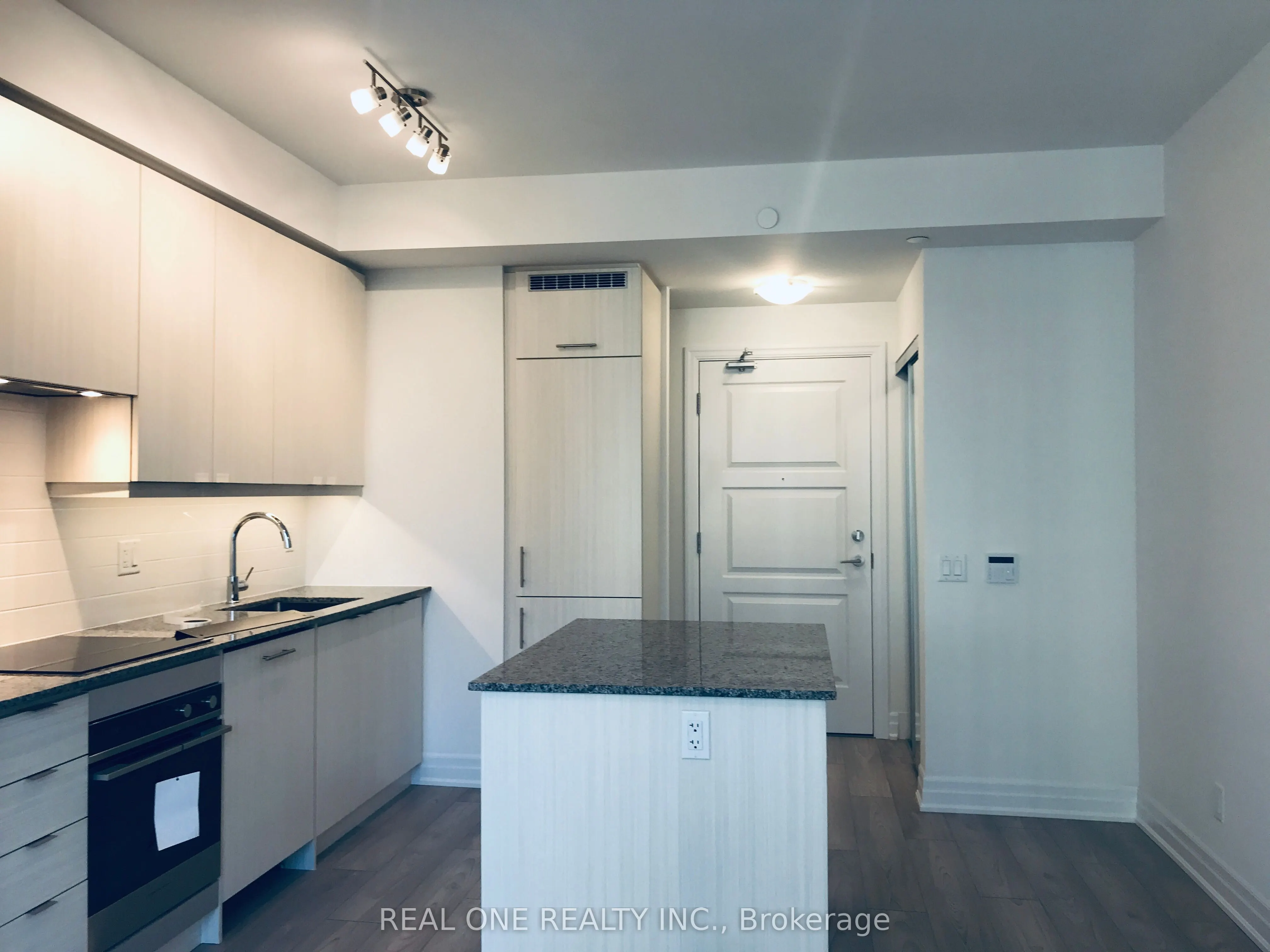 36 Elm Drive W, #1010