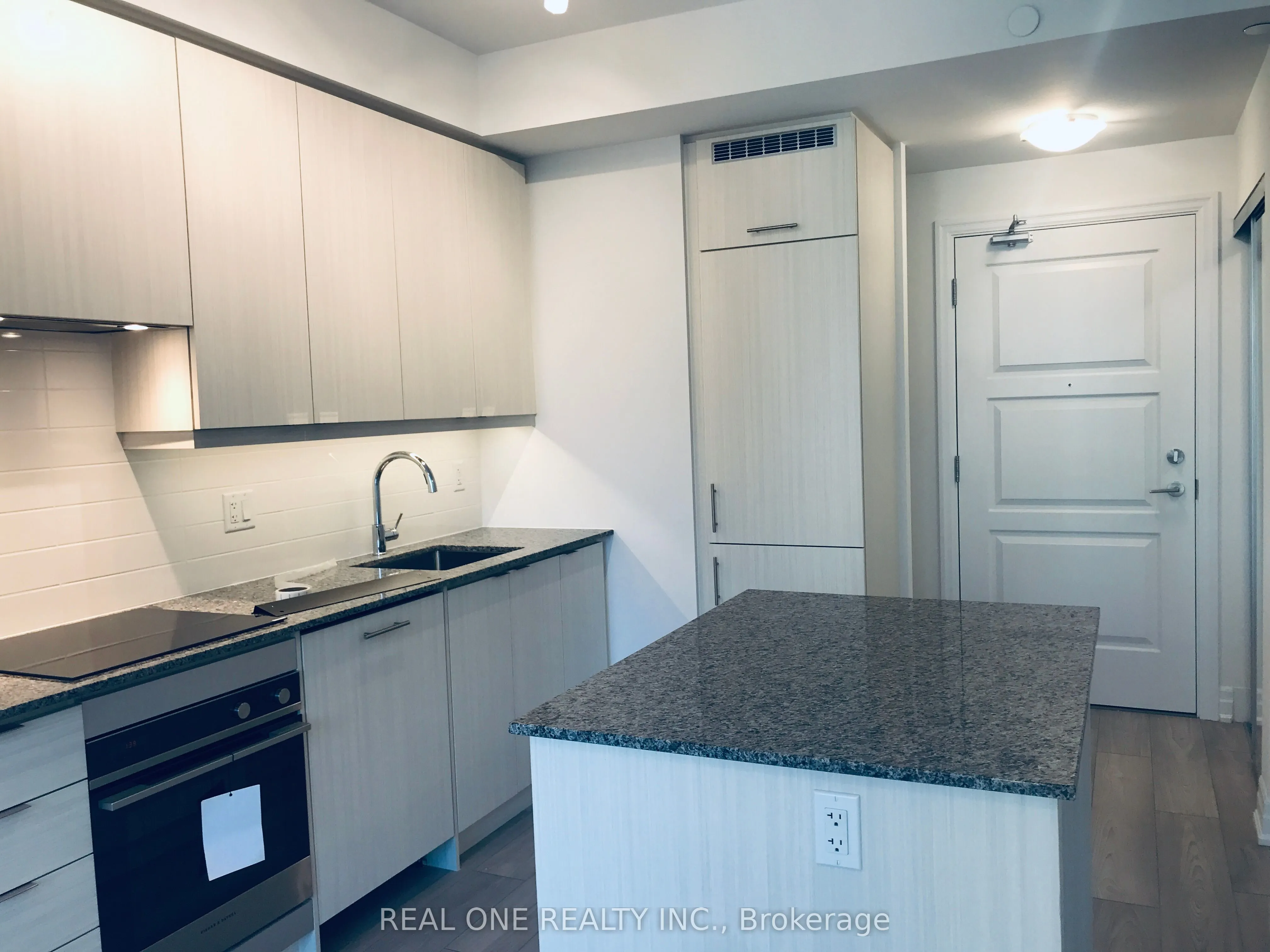 36 Elm Drive W, #1010